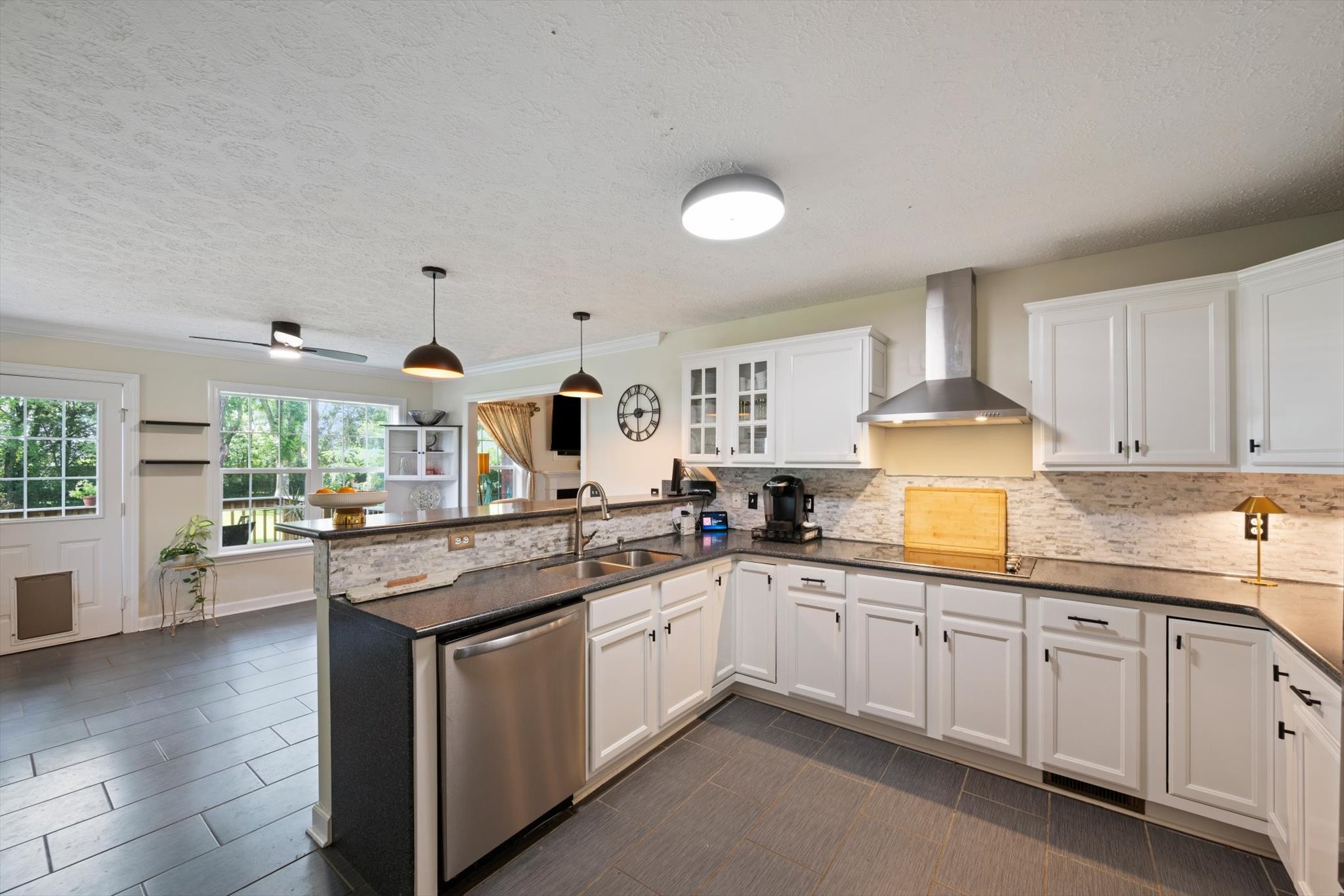 125 Prairieview Dr