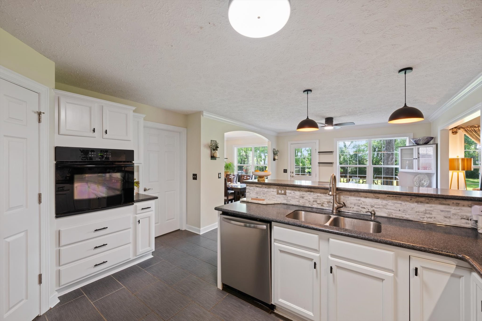 125 Prairieview Dr