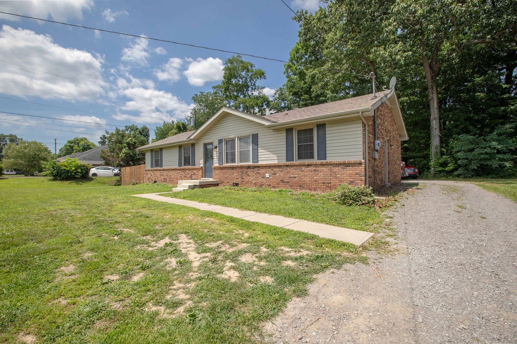 245 Charlemagne Blvd
