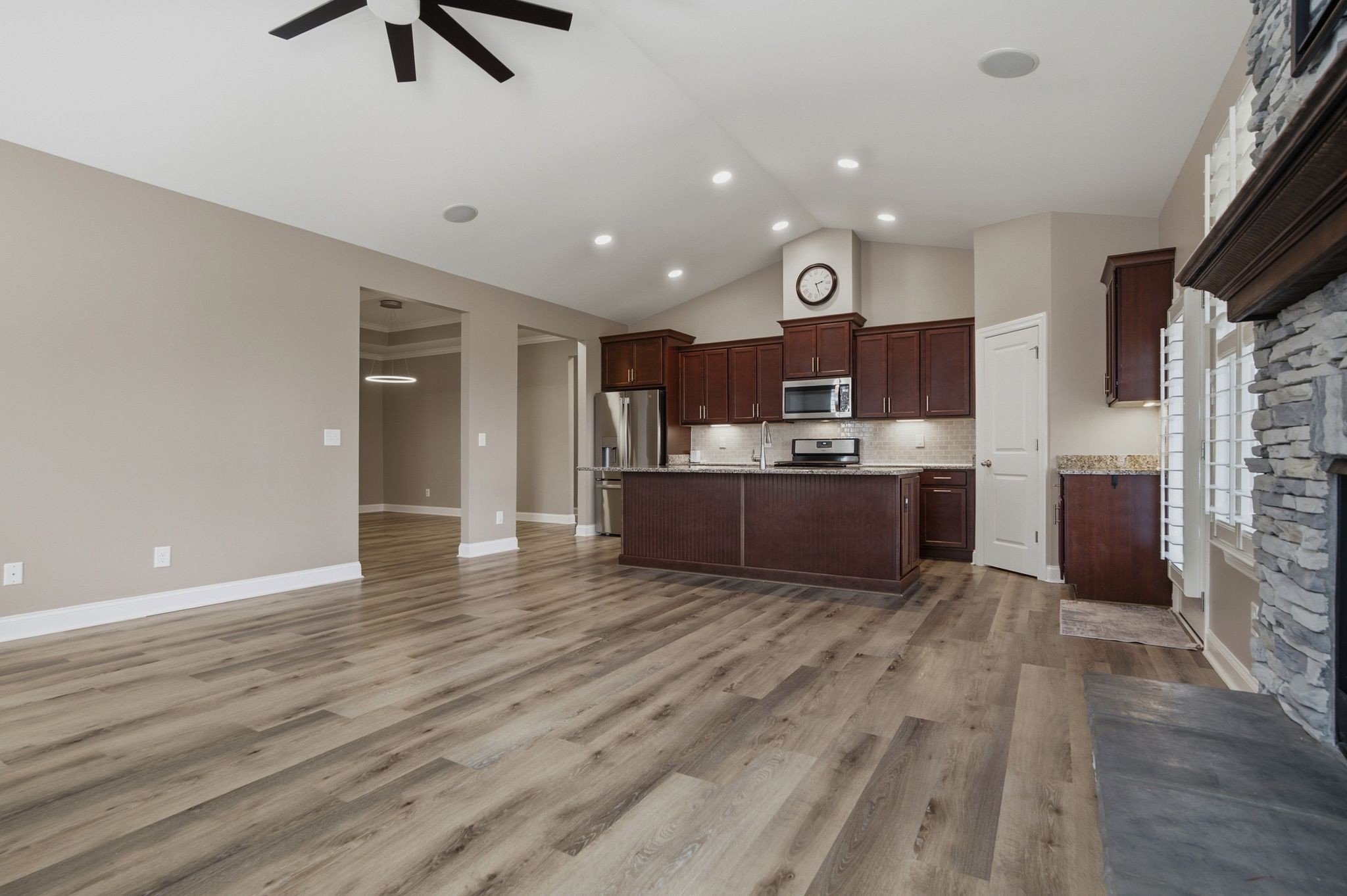 5036 Winslow Dr