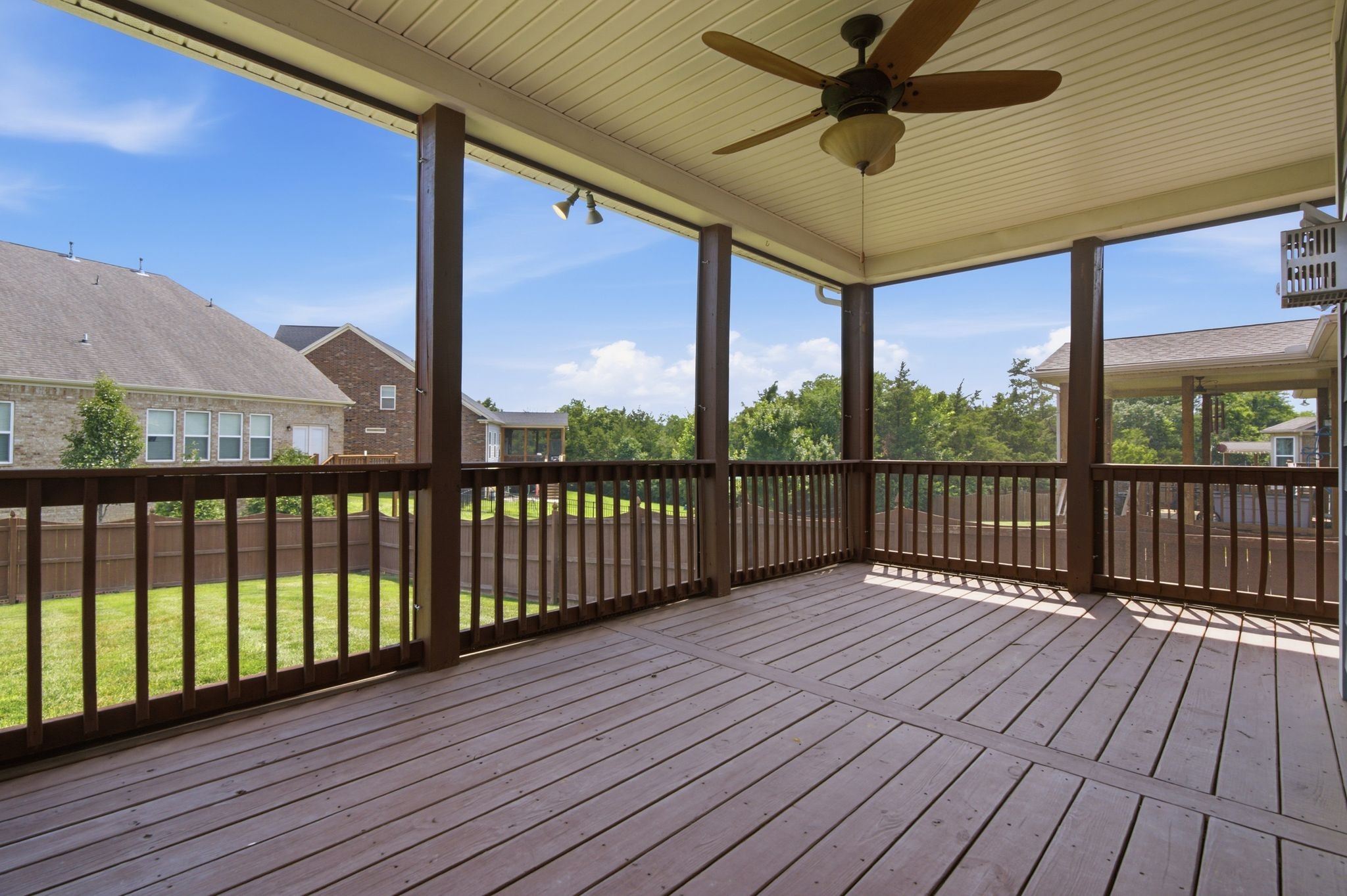 5036 Winslow Dr