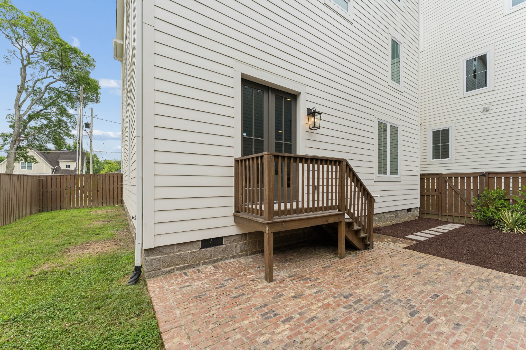 339 Gatewood Ave