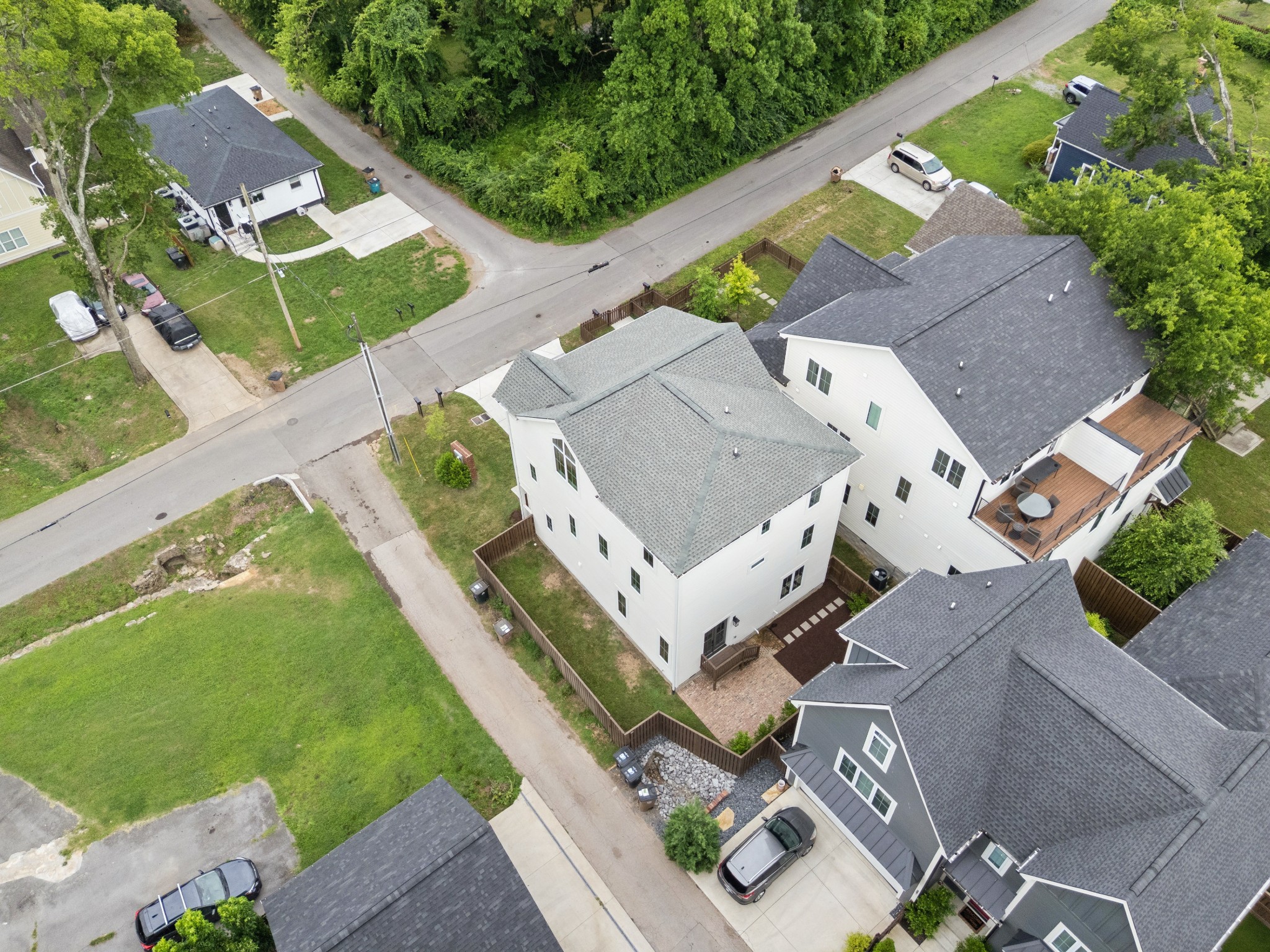 339 Gatewood Ave