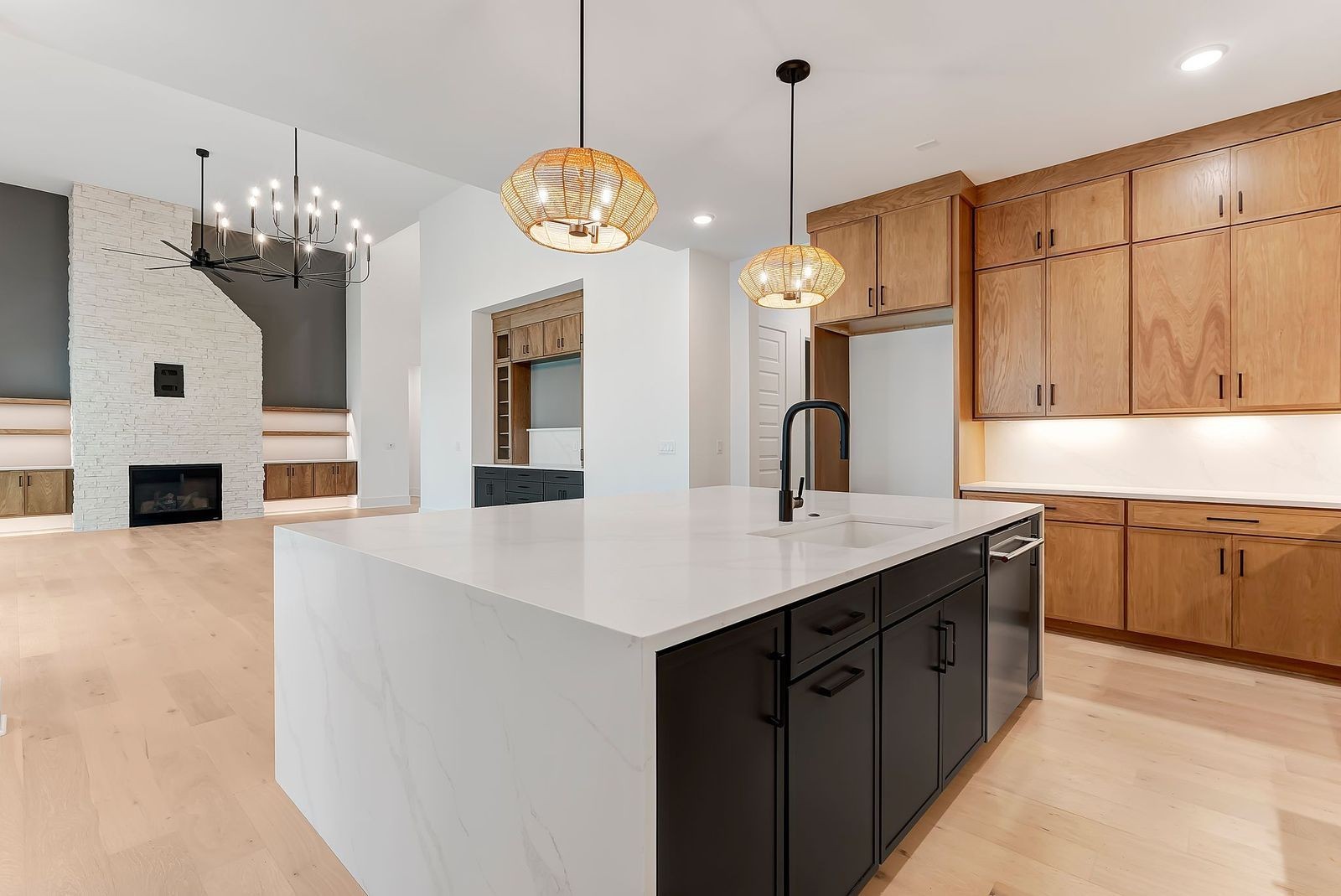 6066 Lookaway Cir