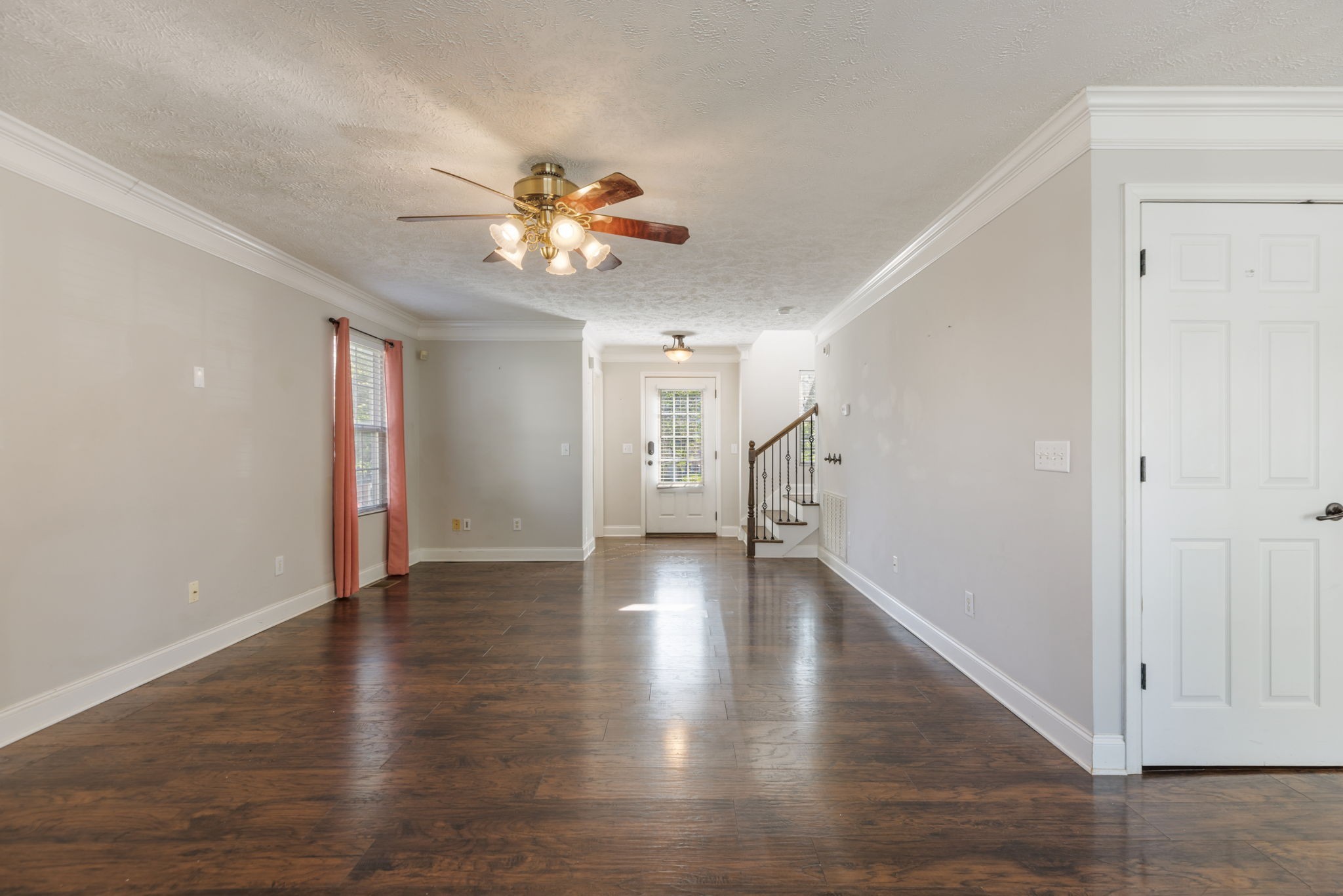 2290 Hayward Ln