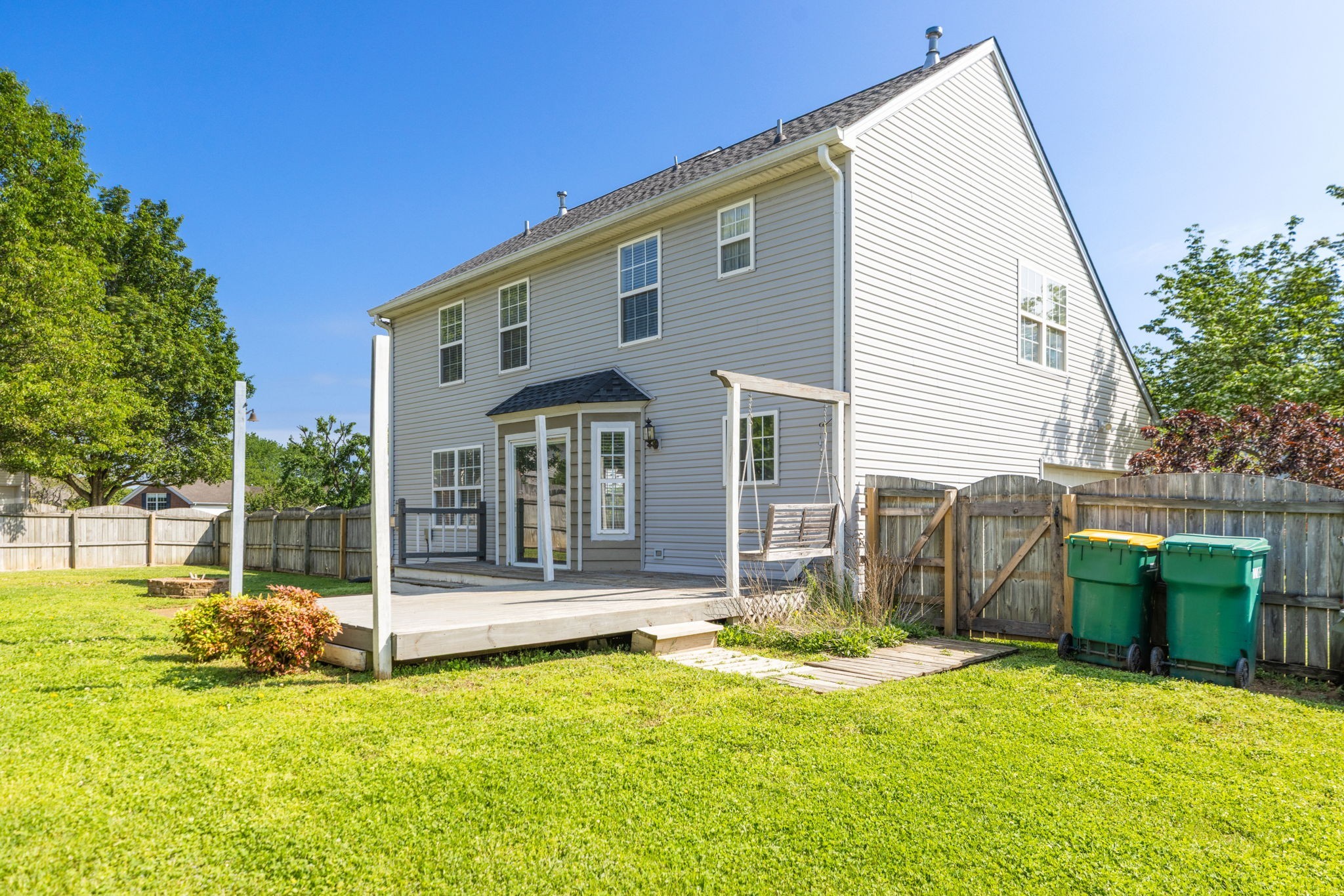 2290 Hayward Ln