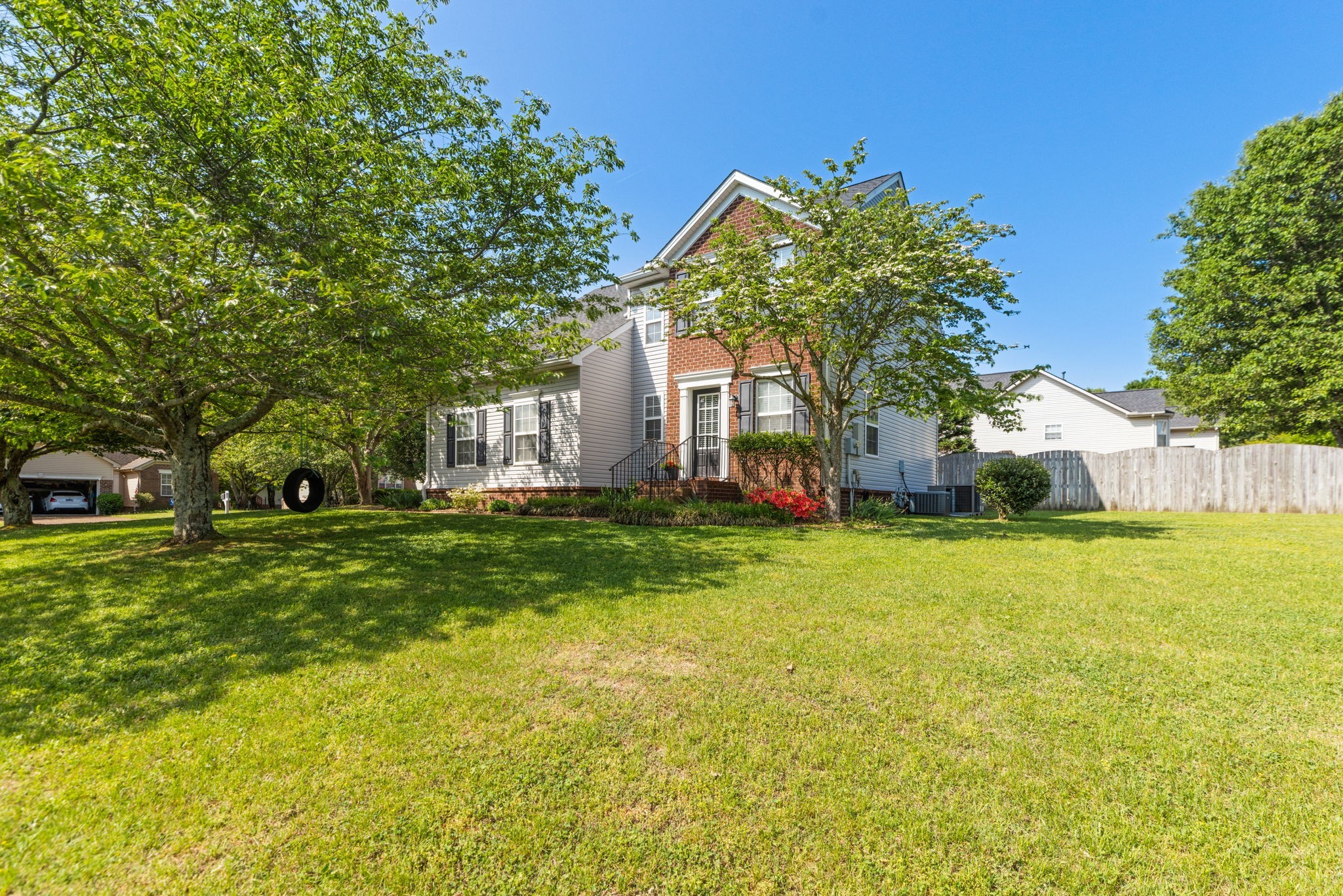 2290 Hayward Ln