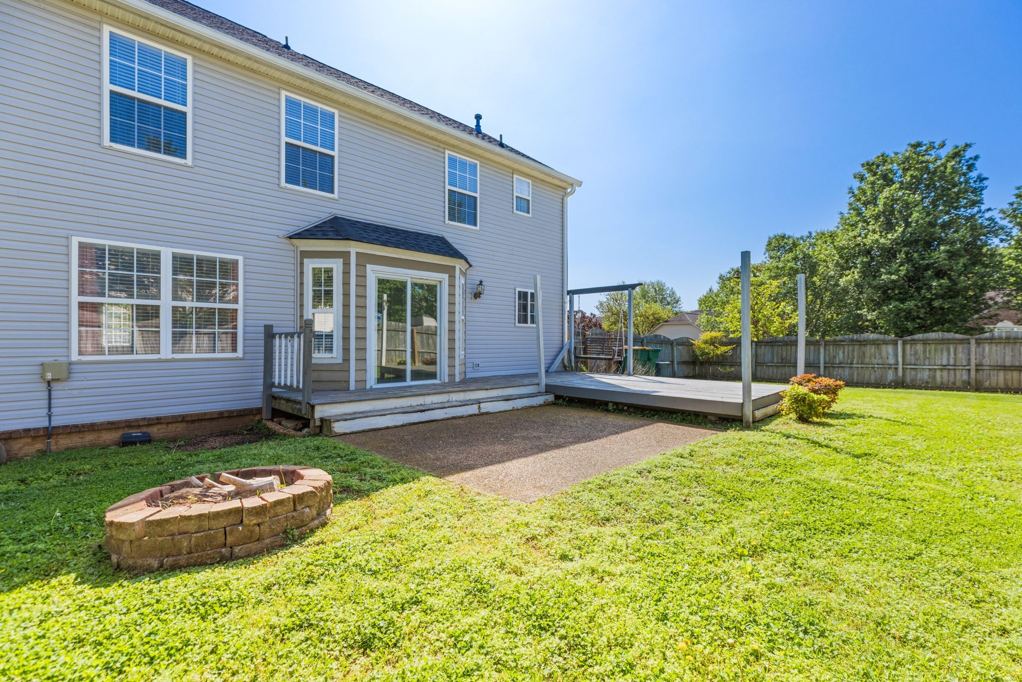 2290 Hayward Ln