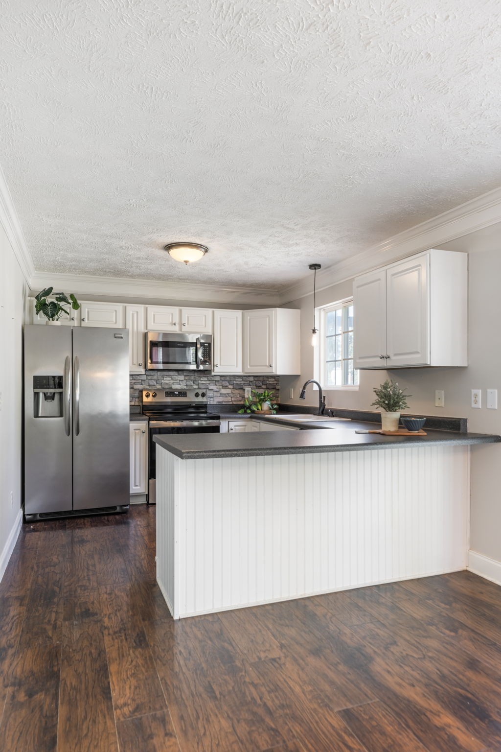 2290 Hayward Ln