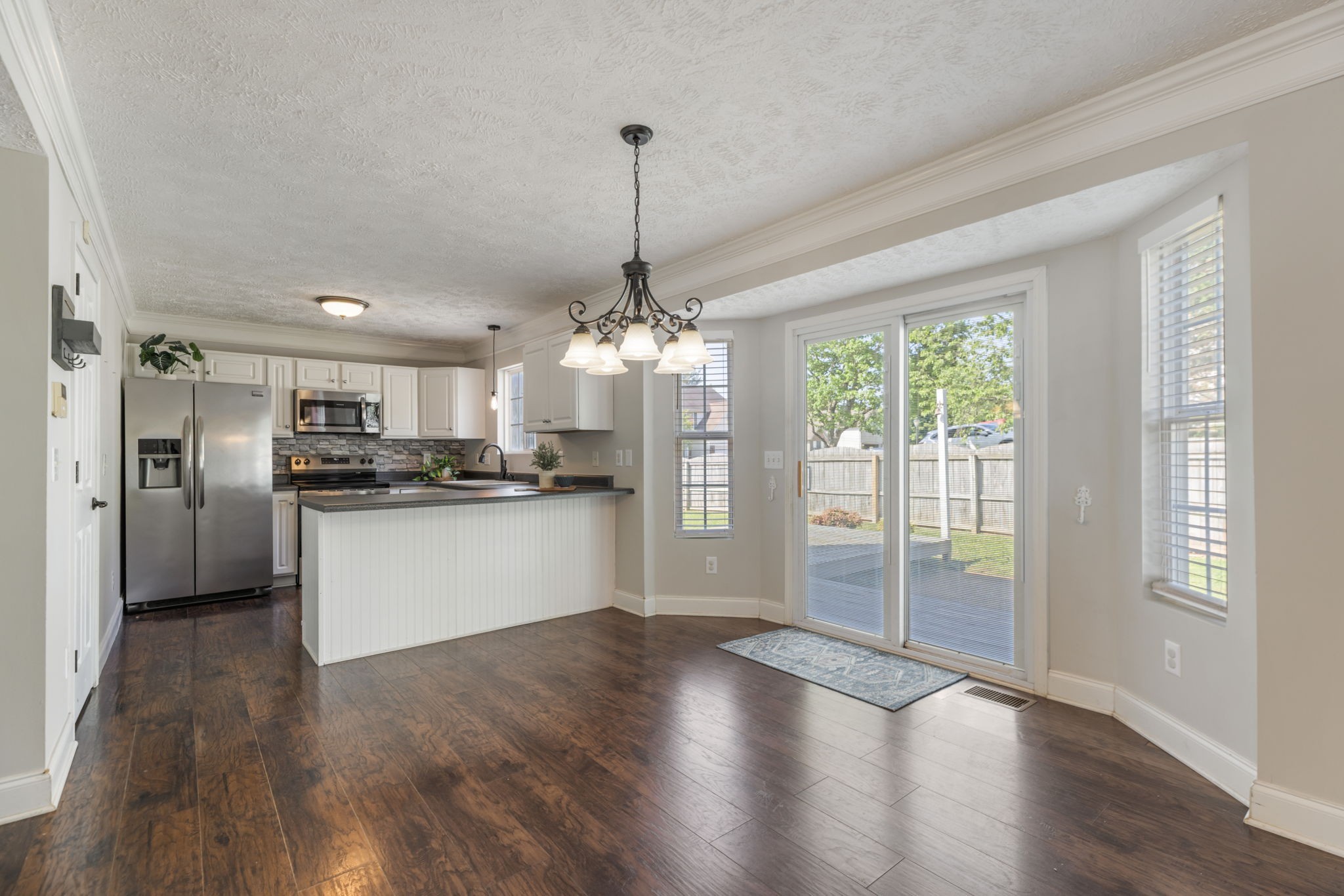 2290 Hayward Ln