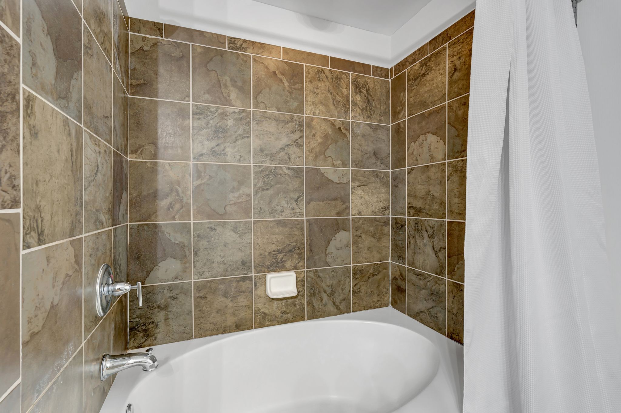3000 Vanderbilt Pl Unit: 204
