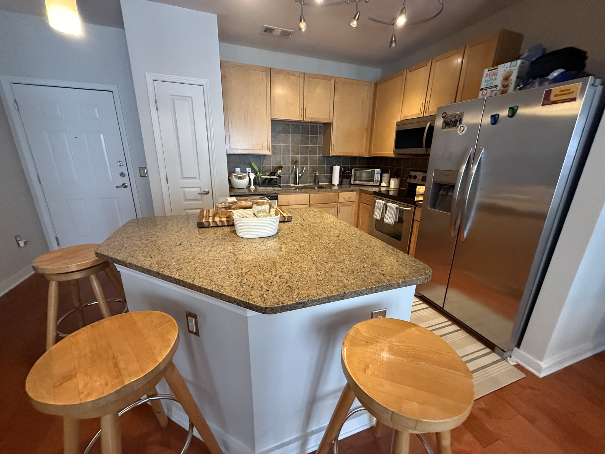 3000 Vanderbilt Pl Unit: 204