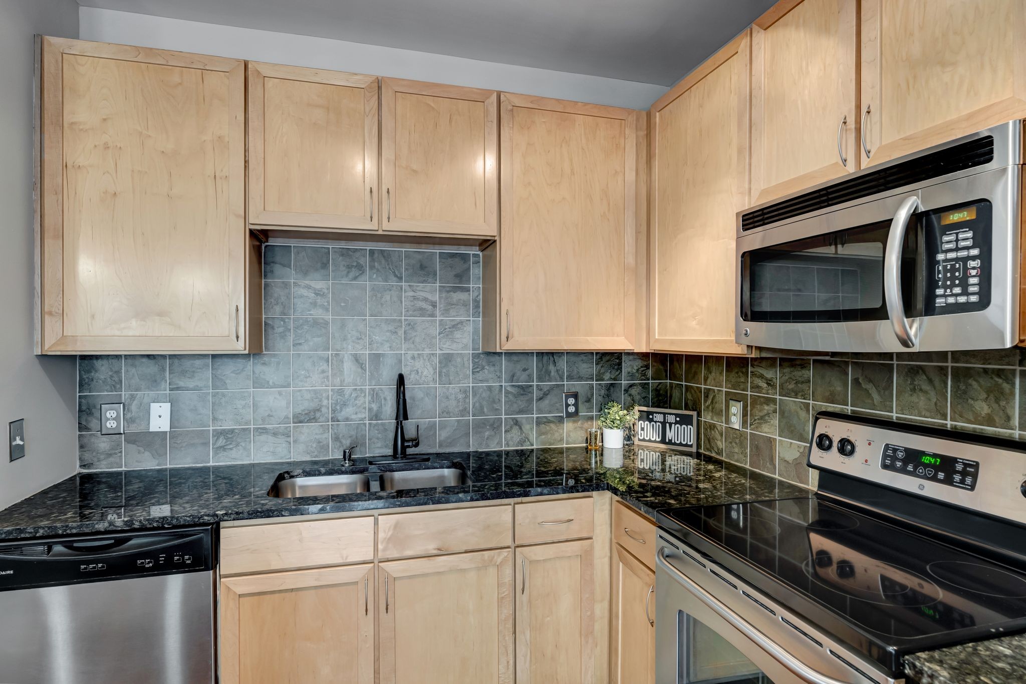 3000 Vanderbilt Pl Unit: 243