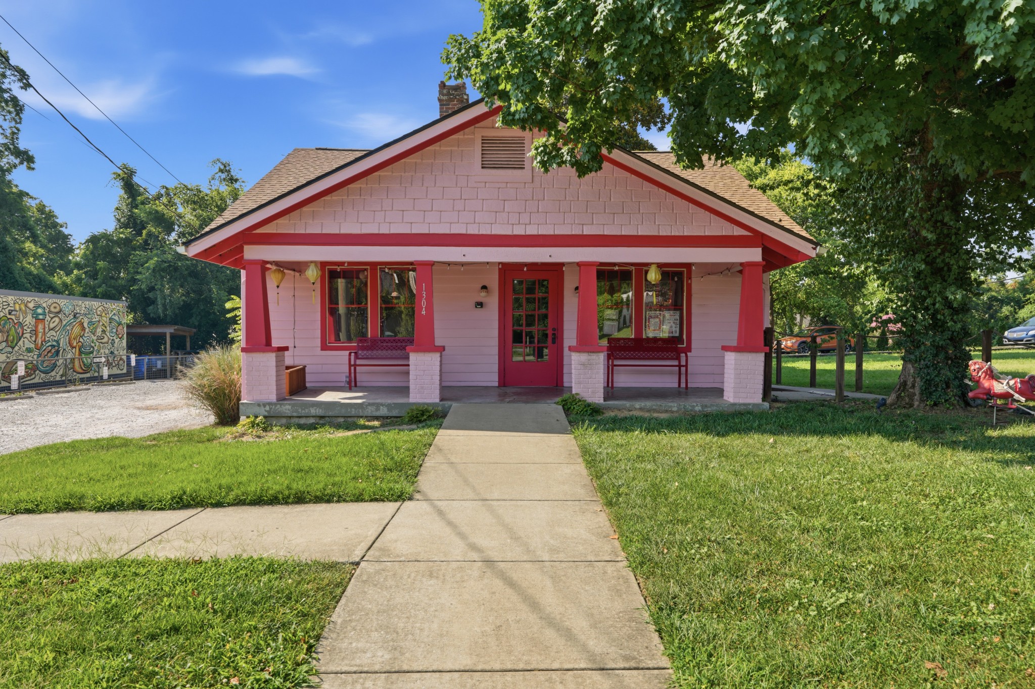 1610 Riverside Dr