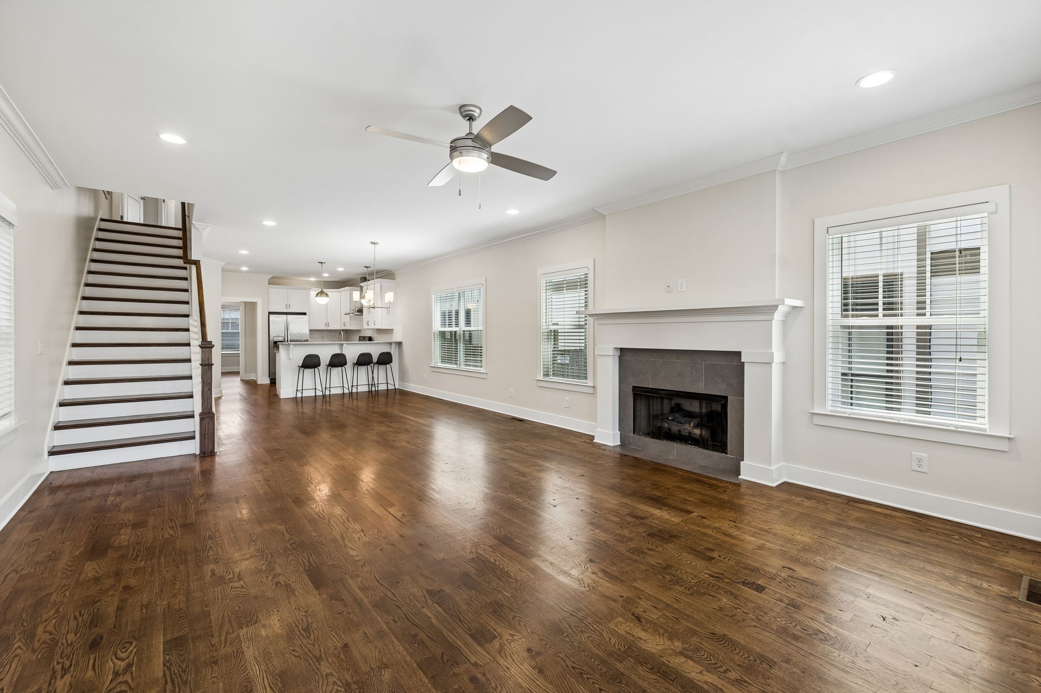 6214 California Ave Unit: A
