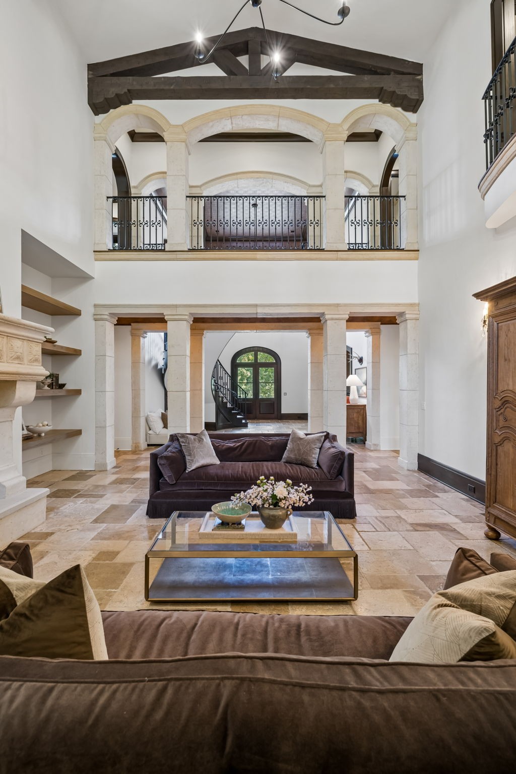 1037 Vaughn Crest Dr