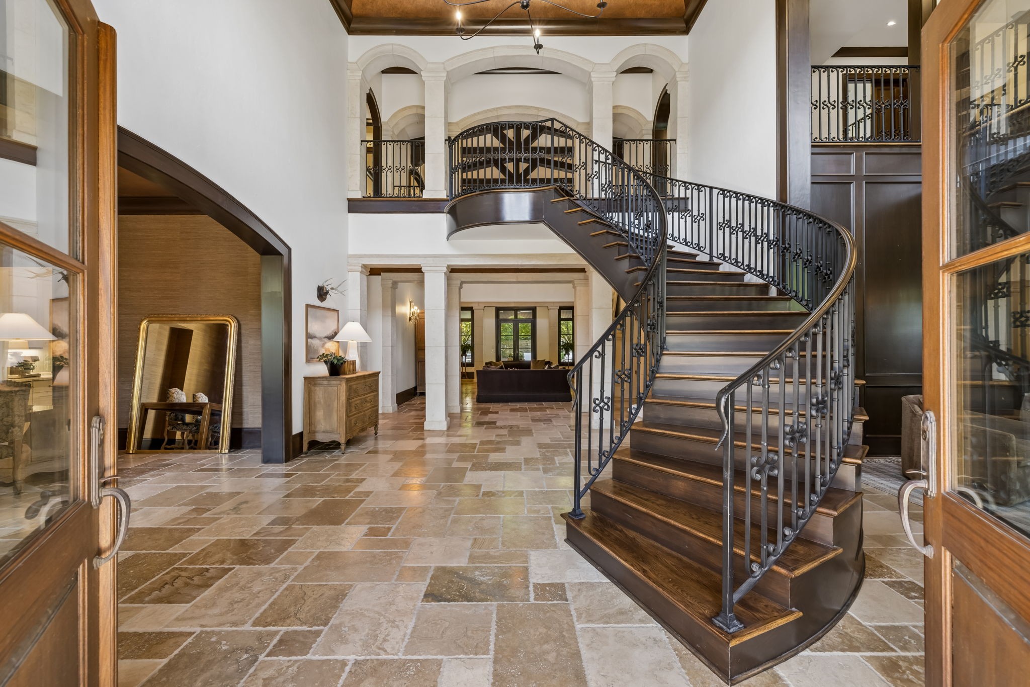 1037 Vaughn Crest Dr