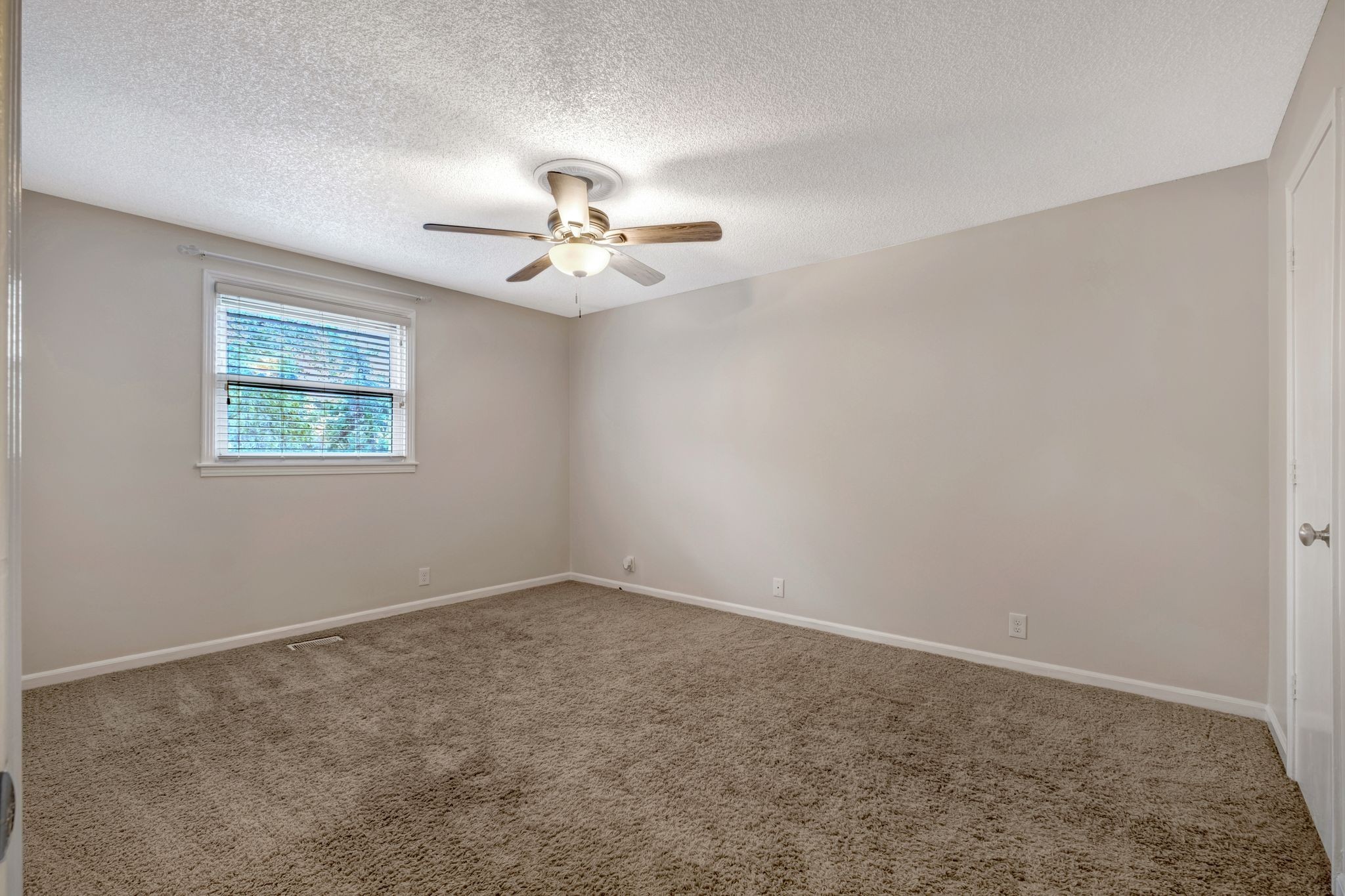 622 Oakwood Ter