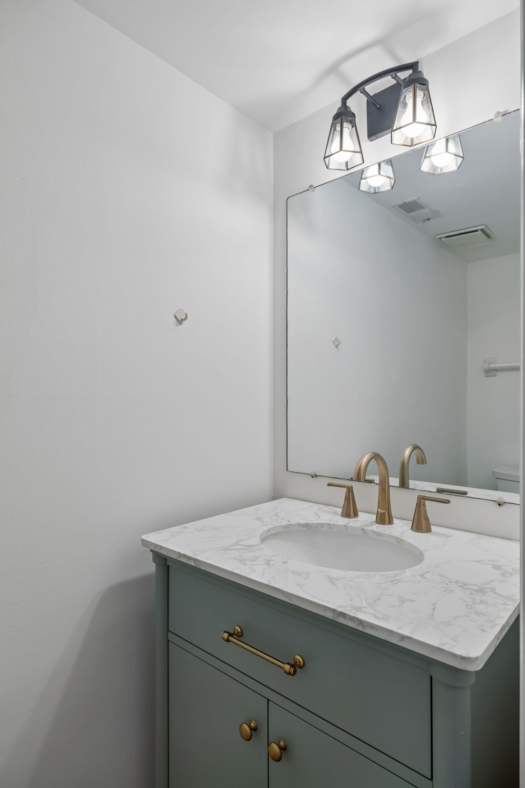 200 N Royal Oaks Blvd Unit: E1