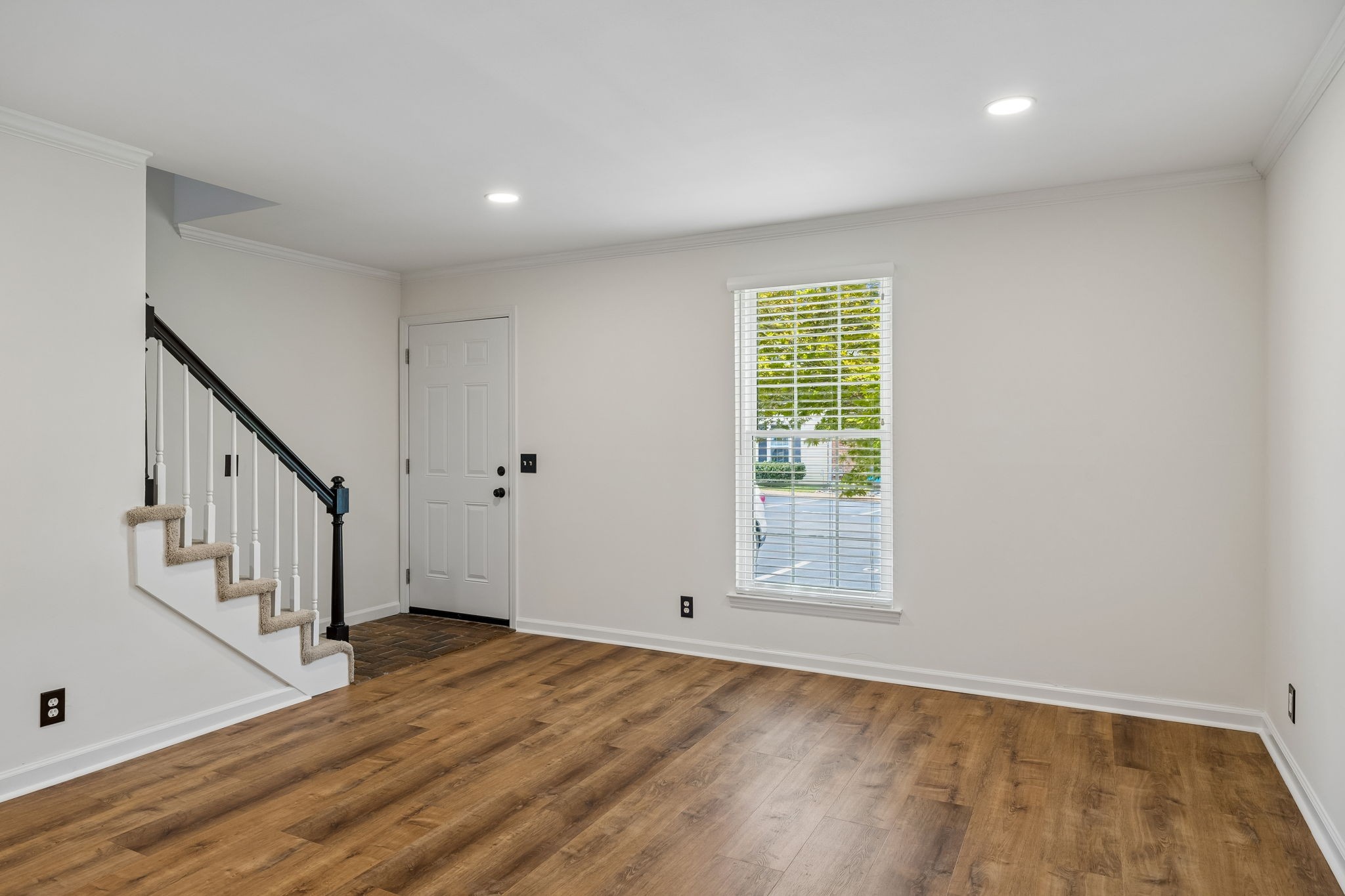 200 N Royal Oaks Blvd Unit: E1