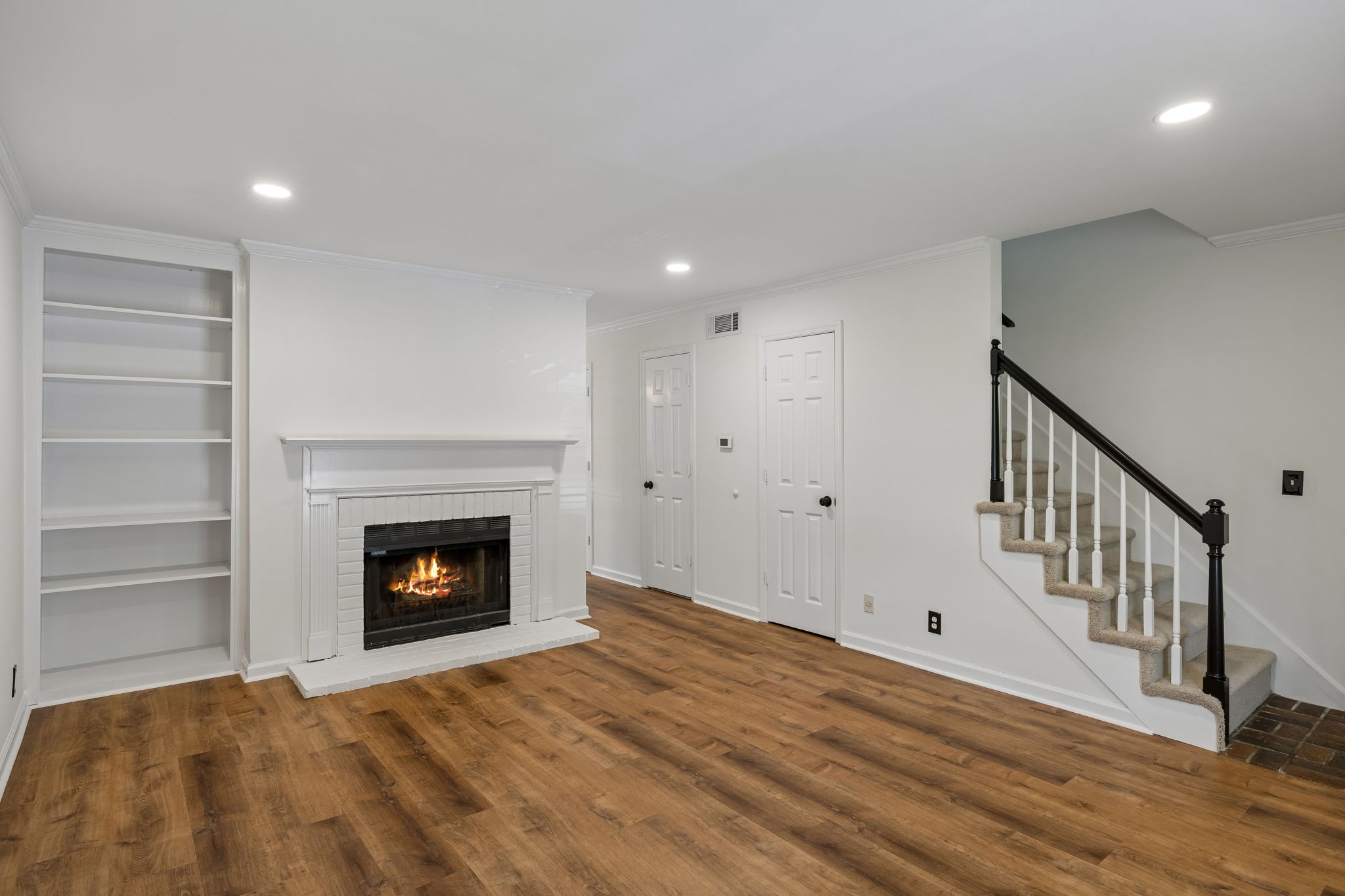 200 N Royal Oaks Blvd Unit: E1