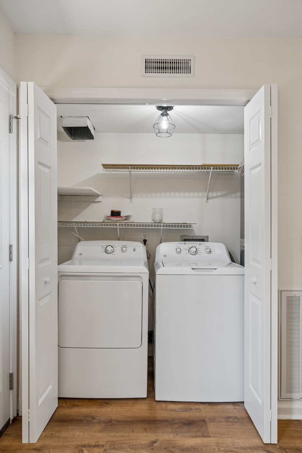200 N Royal Oaks Blvd Unit: E1