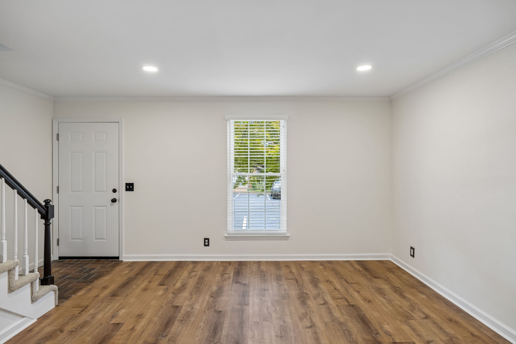 200 N Royal Oaks Blvd Unit: E1