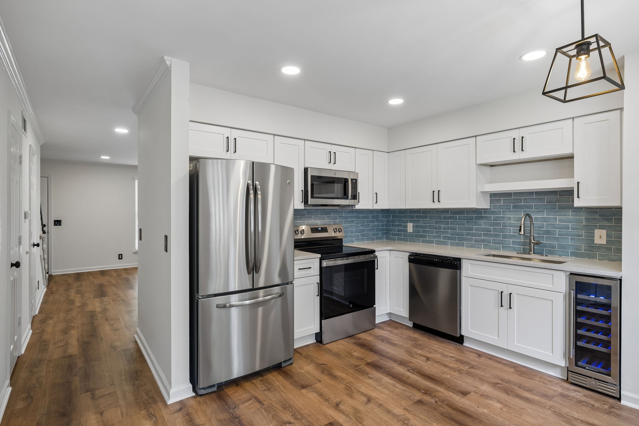 200 N Royal Oaks Blvd Unit: E1