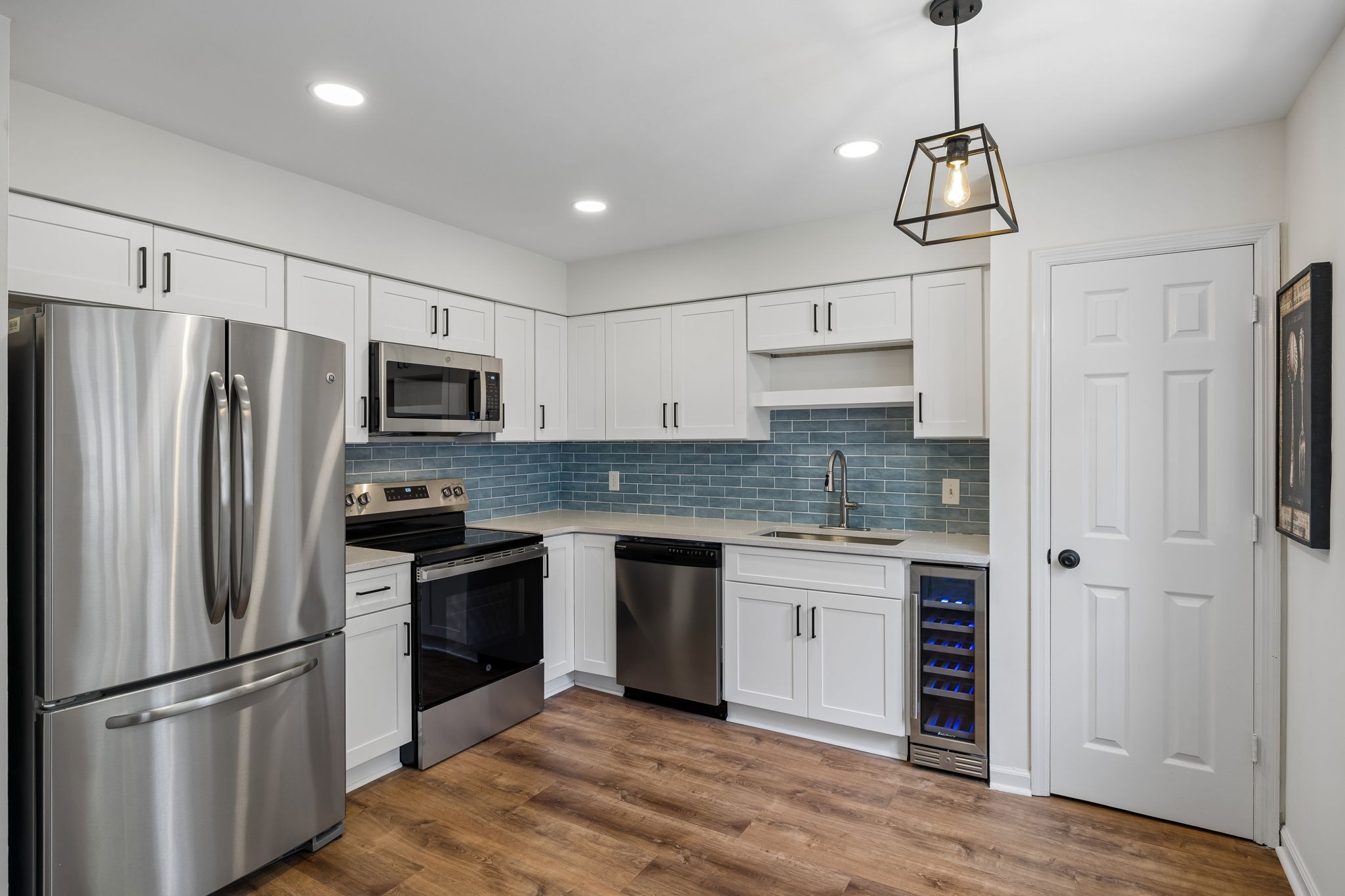200 N Royal Oaks Blvd Unit: E1