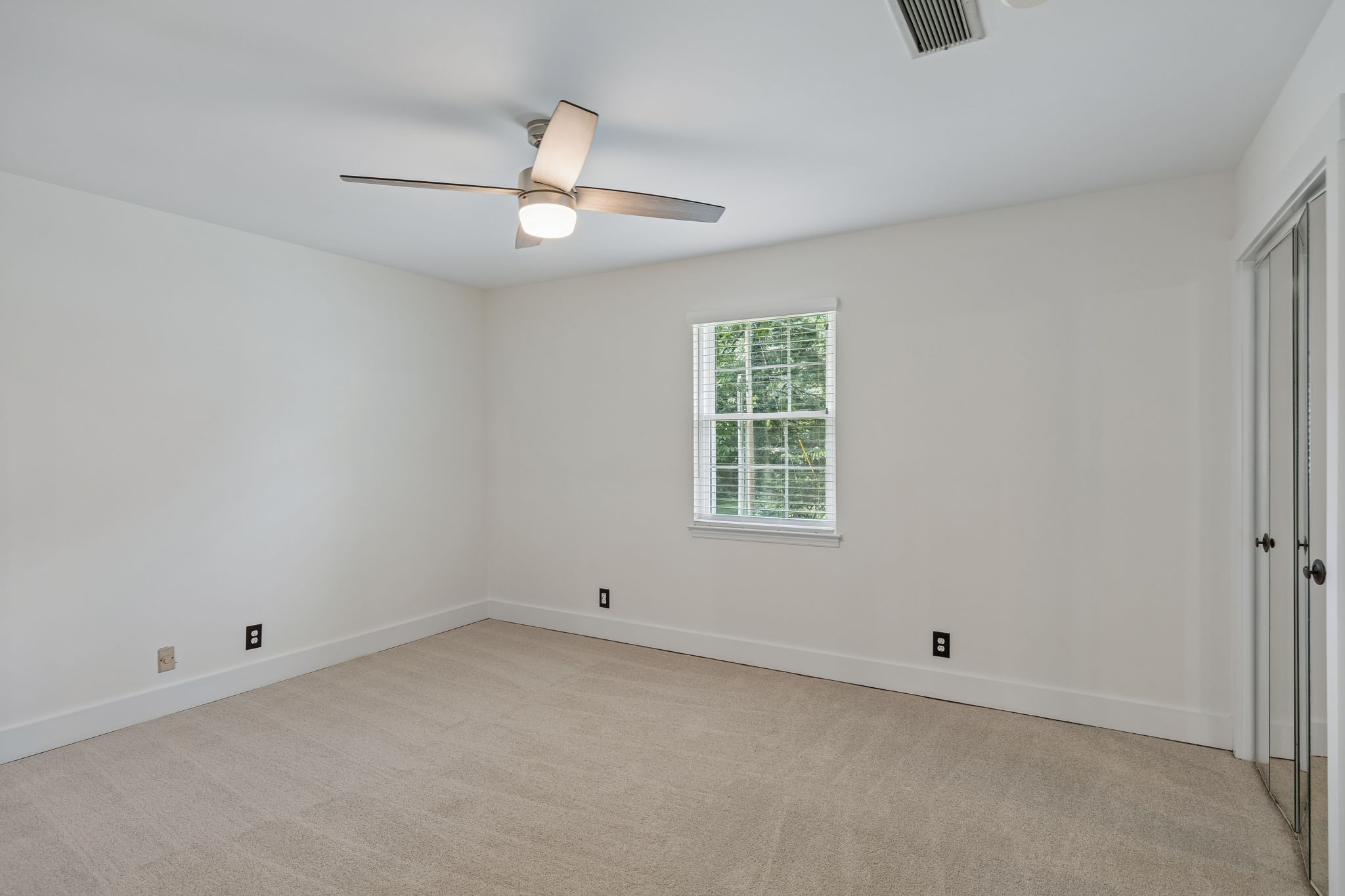 200 N Royal Oaks Blvd Unit: E1