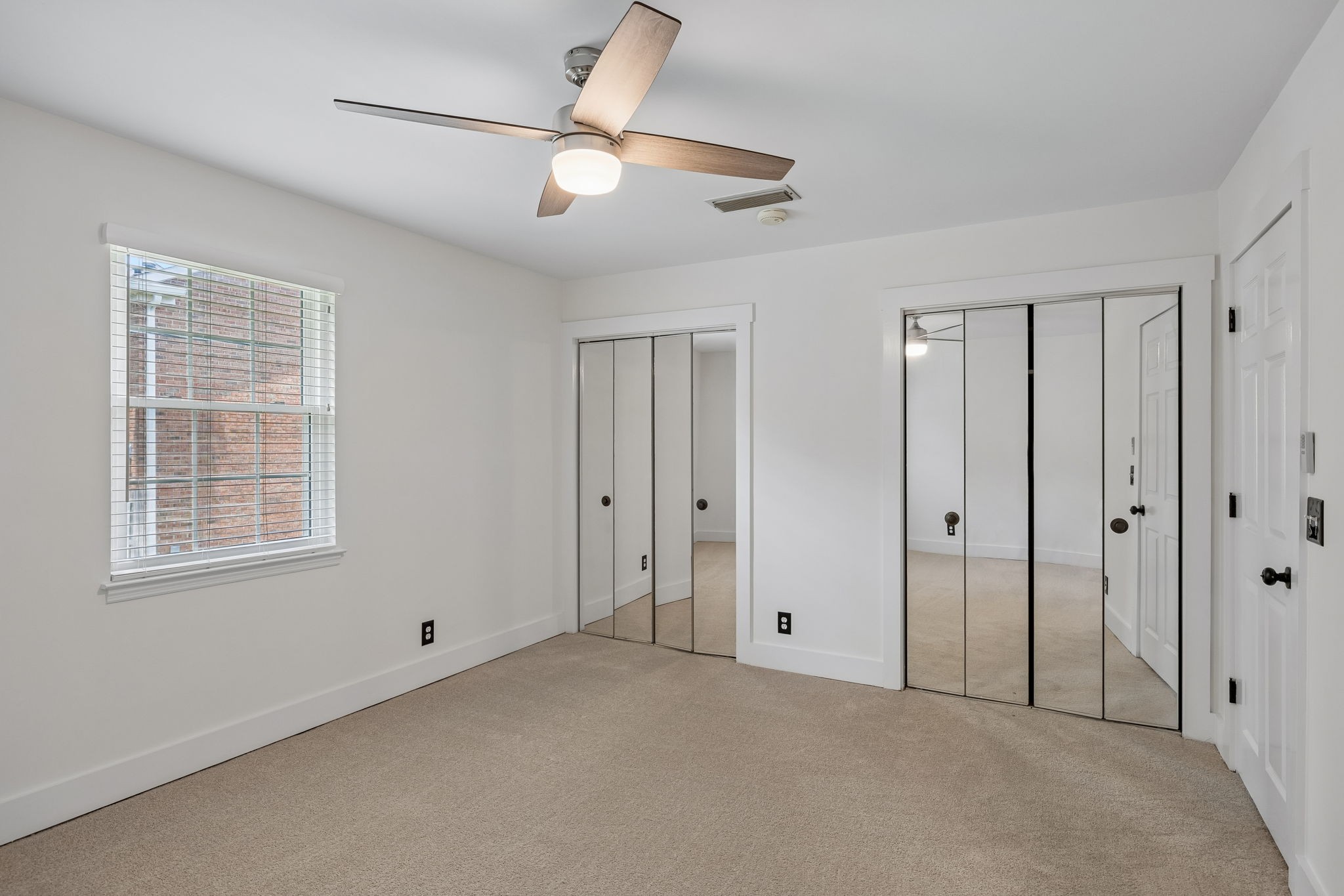 200 N Royal Oaks Blvd Unit: E1
