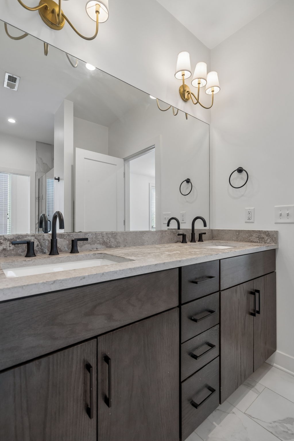 110 Oceola Ave Unit: 10