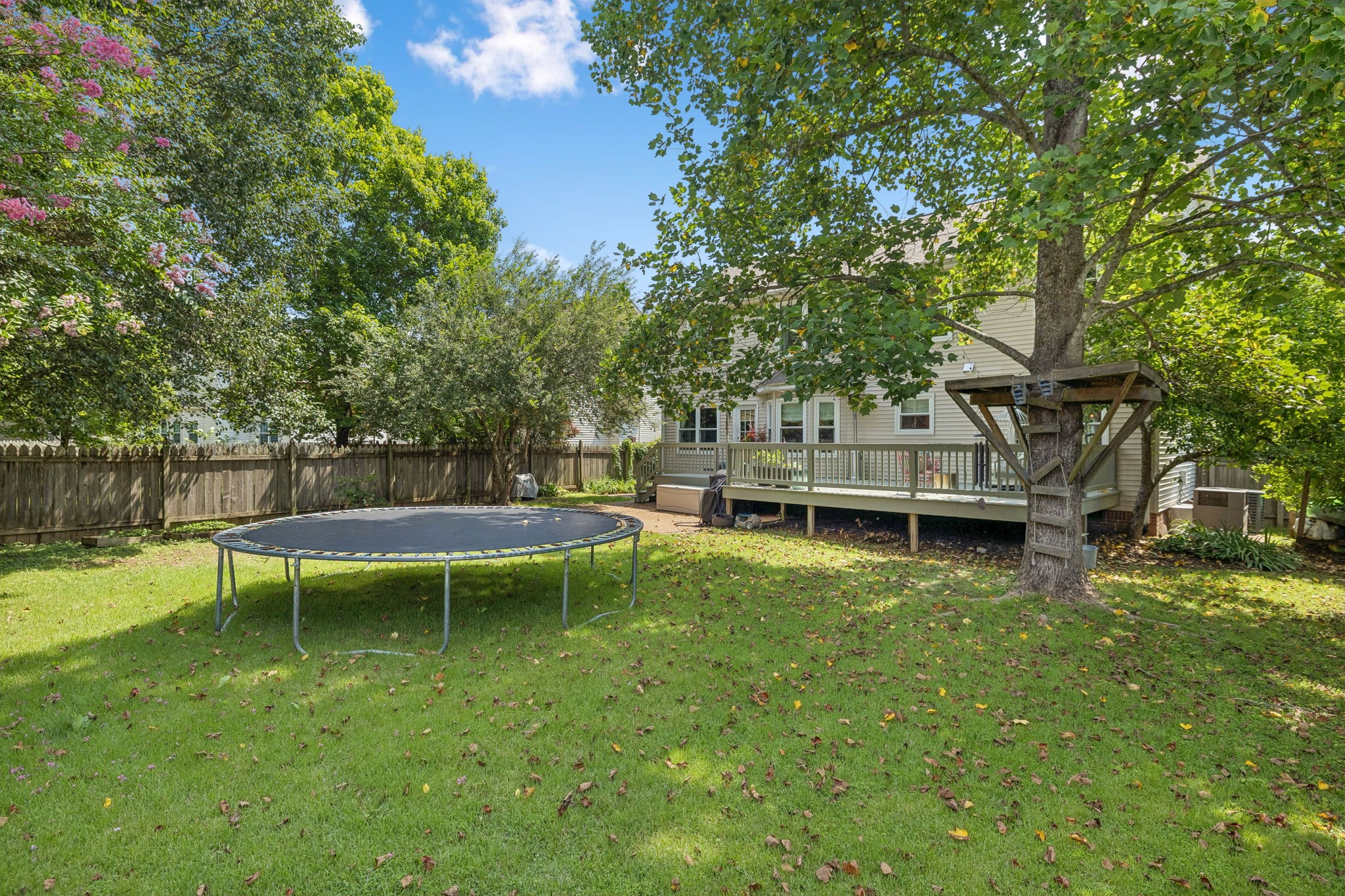 2039 Glastonbury Dr