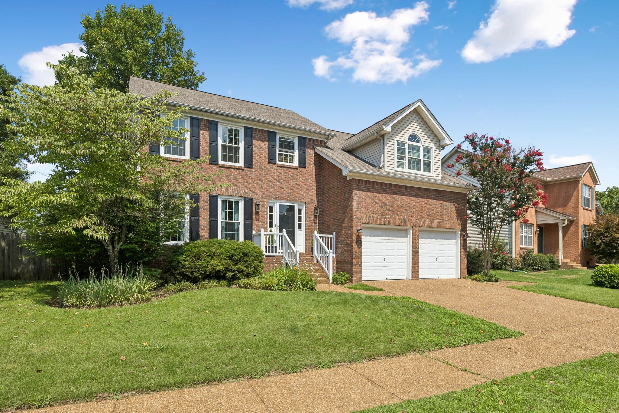 2039 Glastonbury Dr