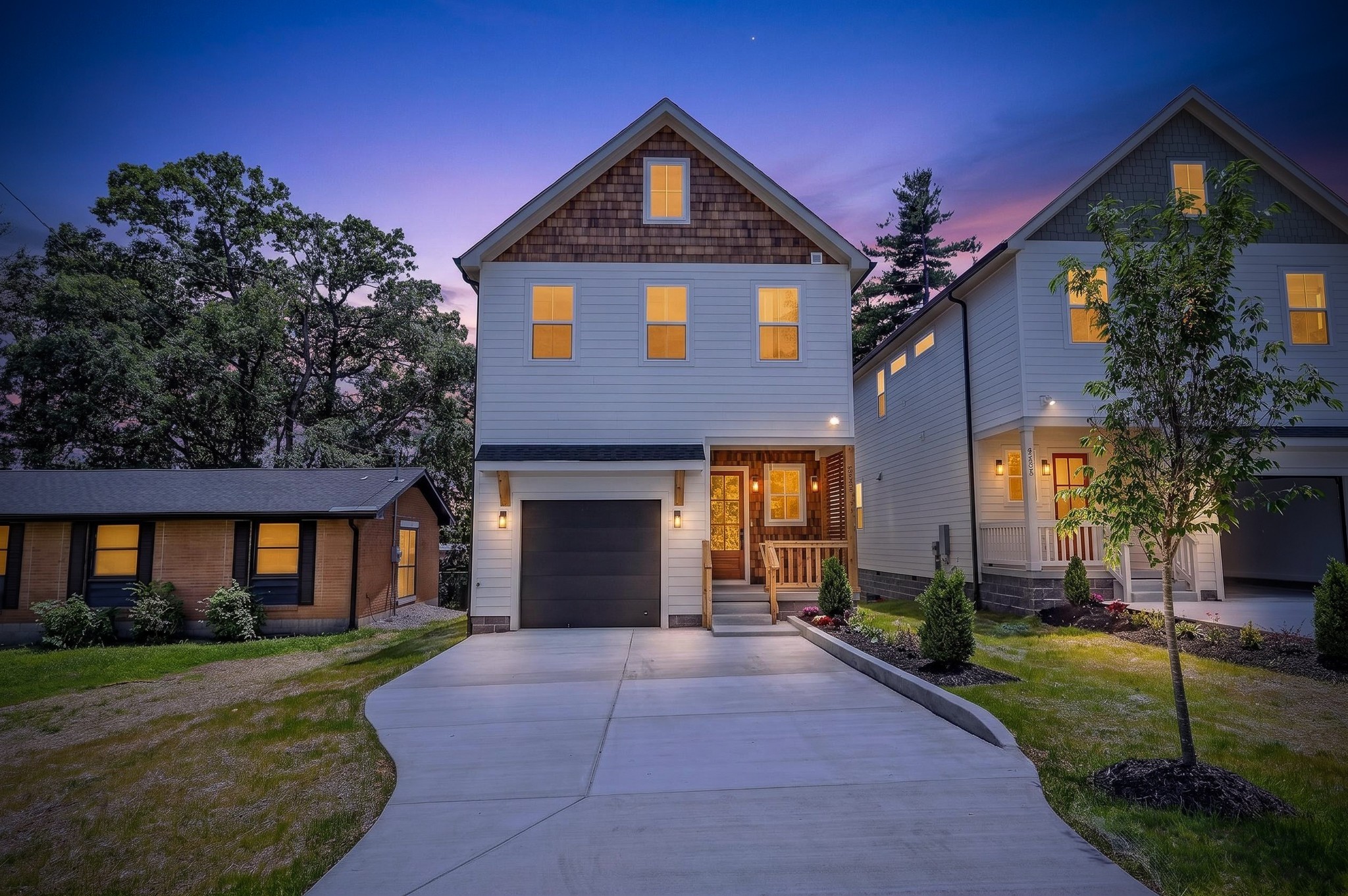 633 Claridge Dr