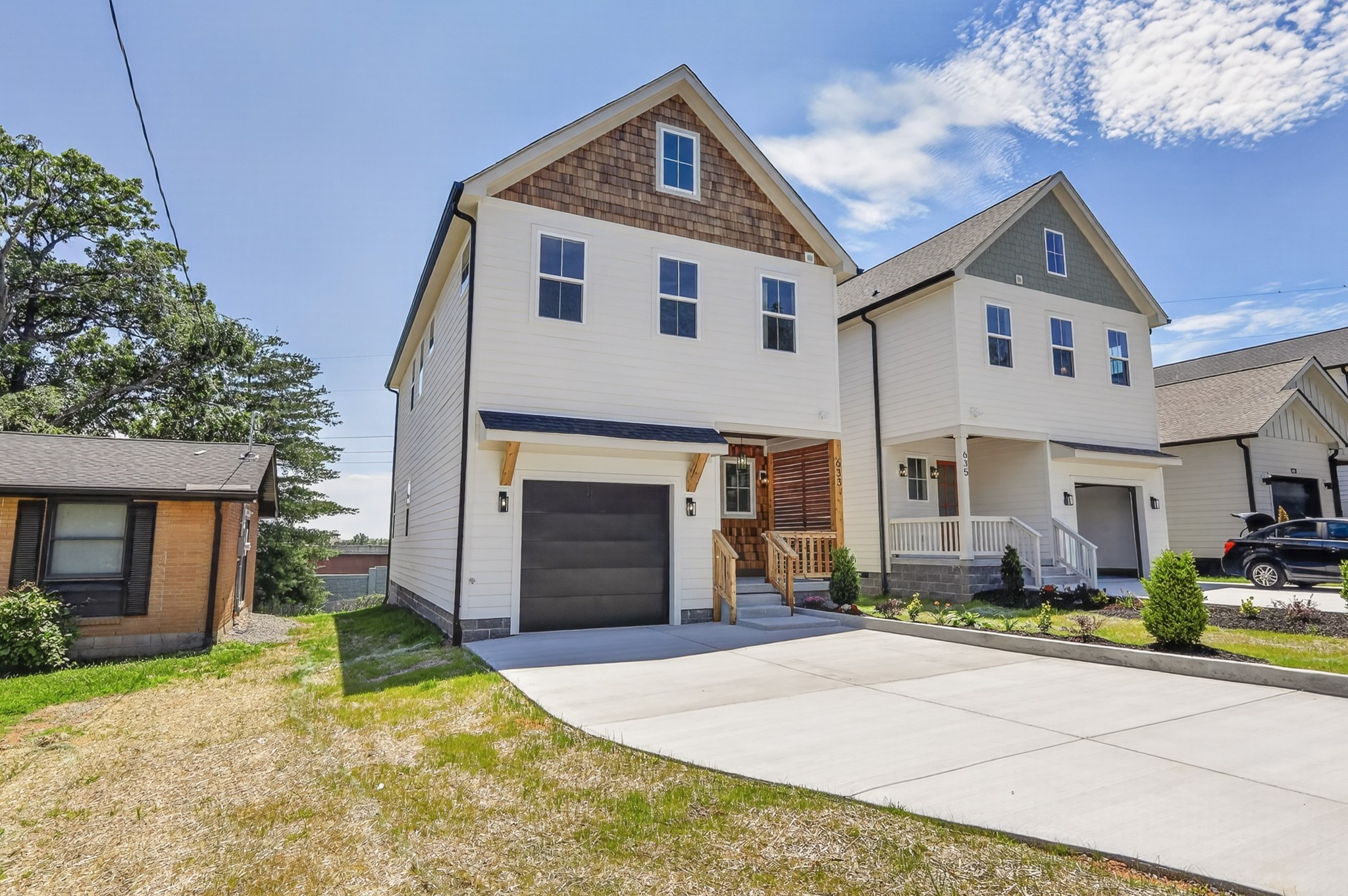 633 Claridge Dr