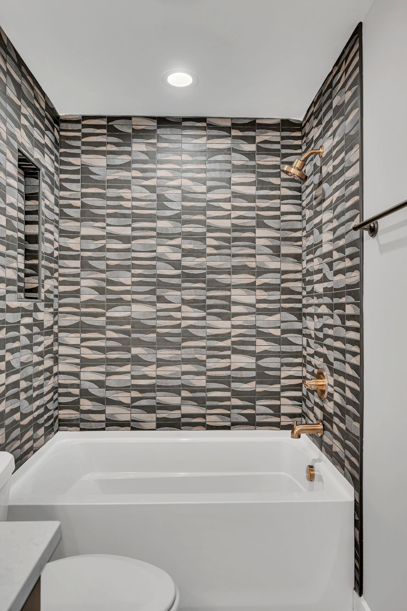 520 N Maple St Unit: 2
