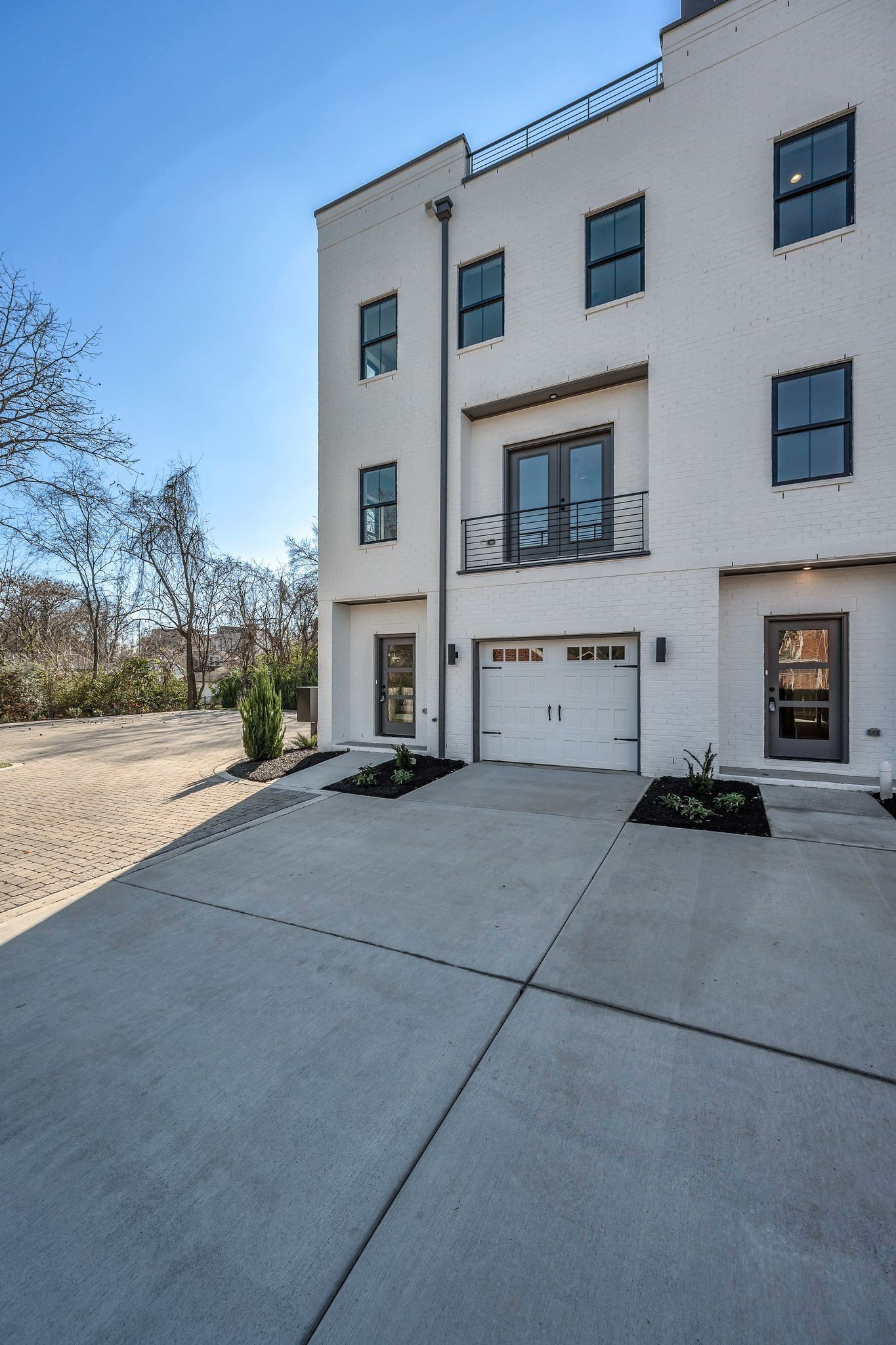 520 N Maple St Unit: 3