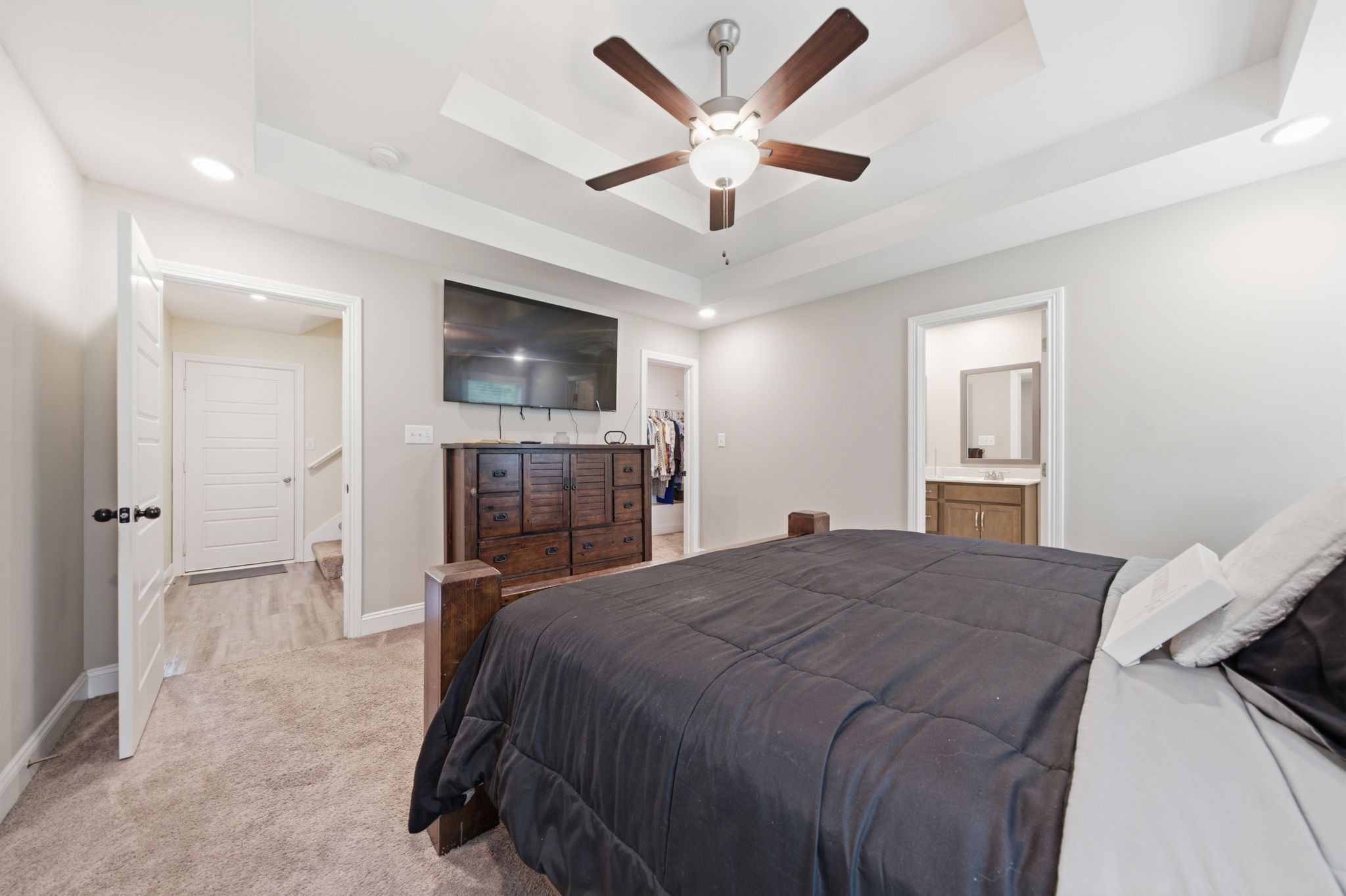 841 Lutz Ln