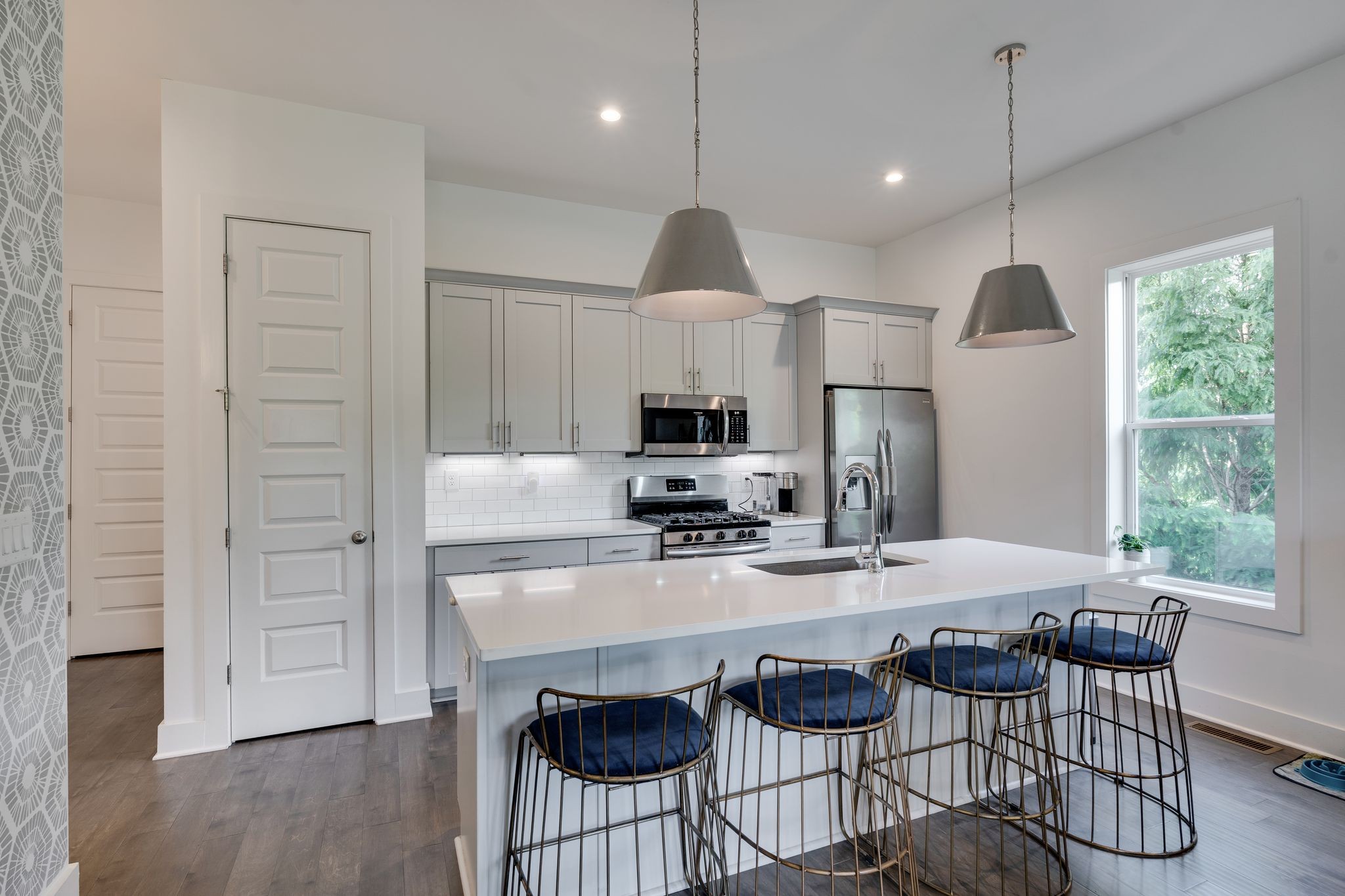 700 James Ave Unit: 17