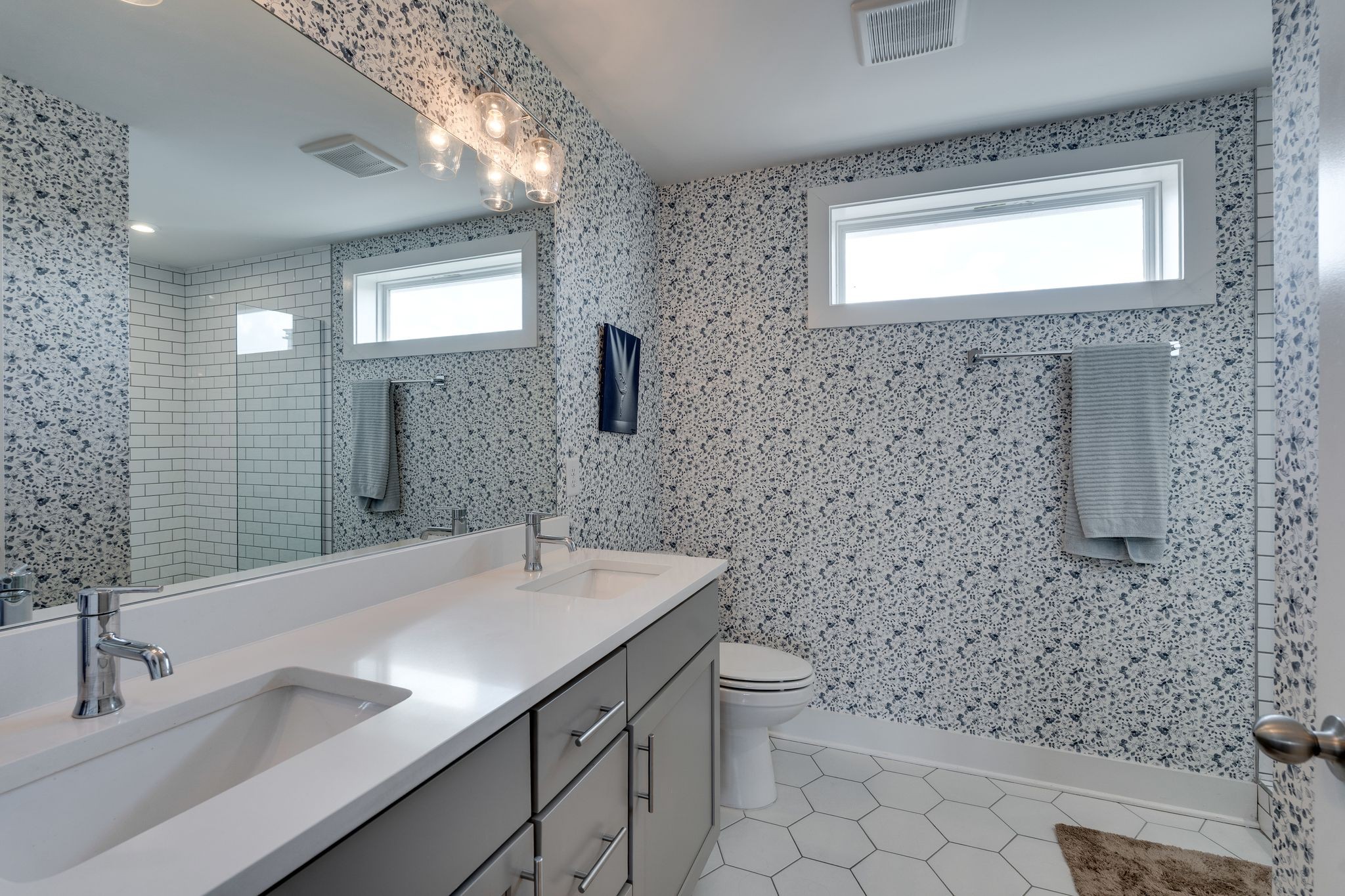 700 James Ave Unit: 17