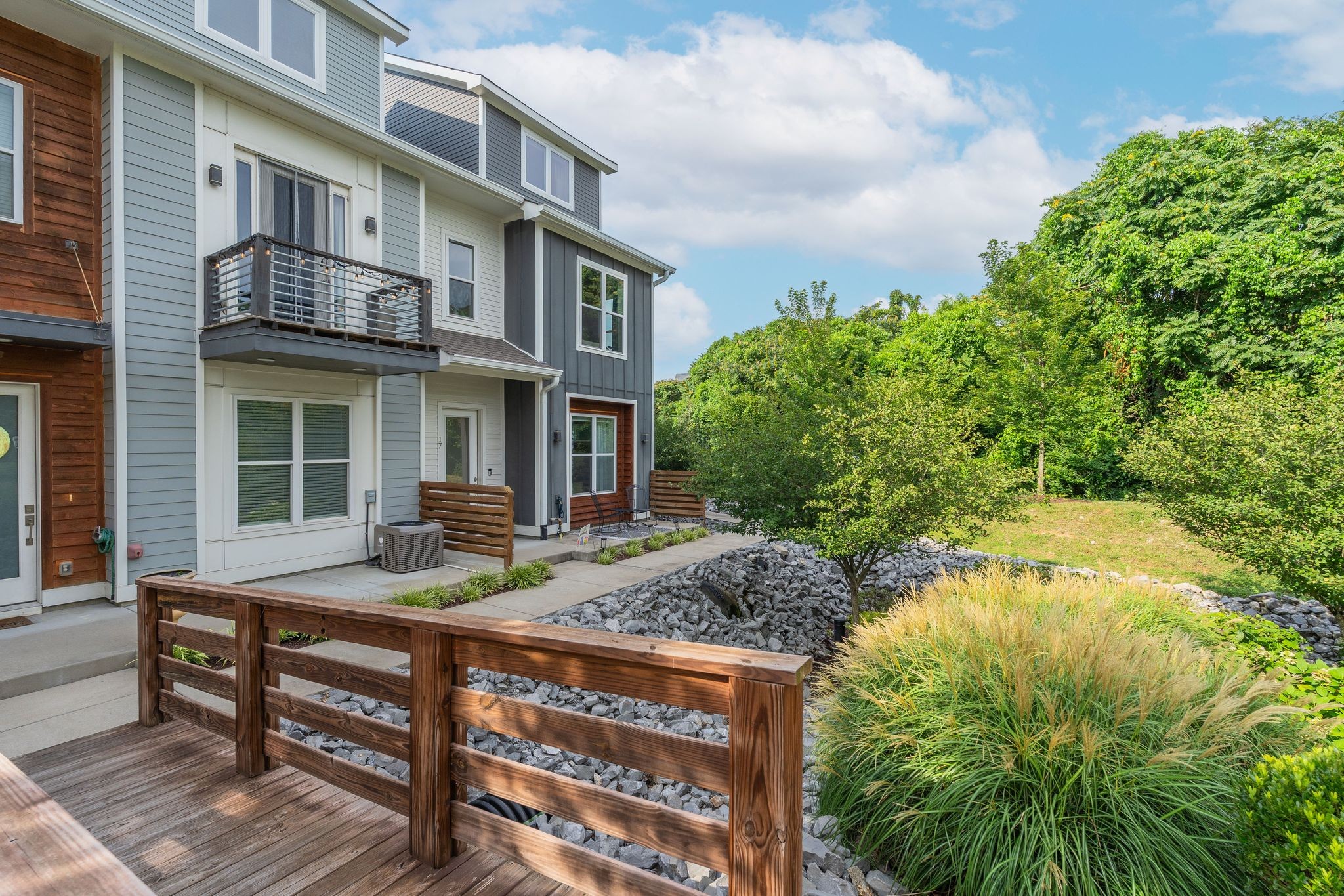 700 James Ave Unit: 17