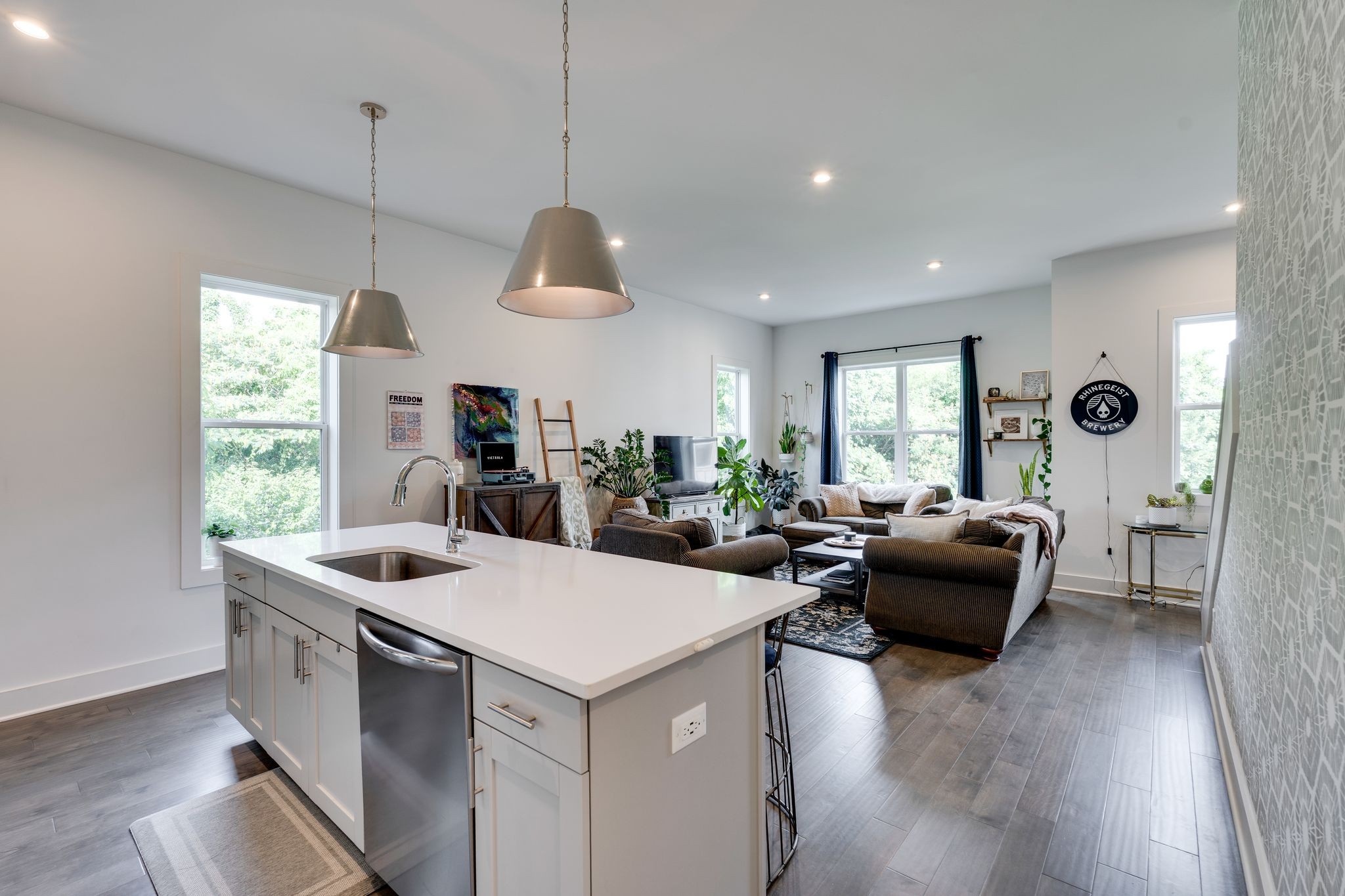 700 James Ave Unit: 17