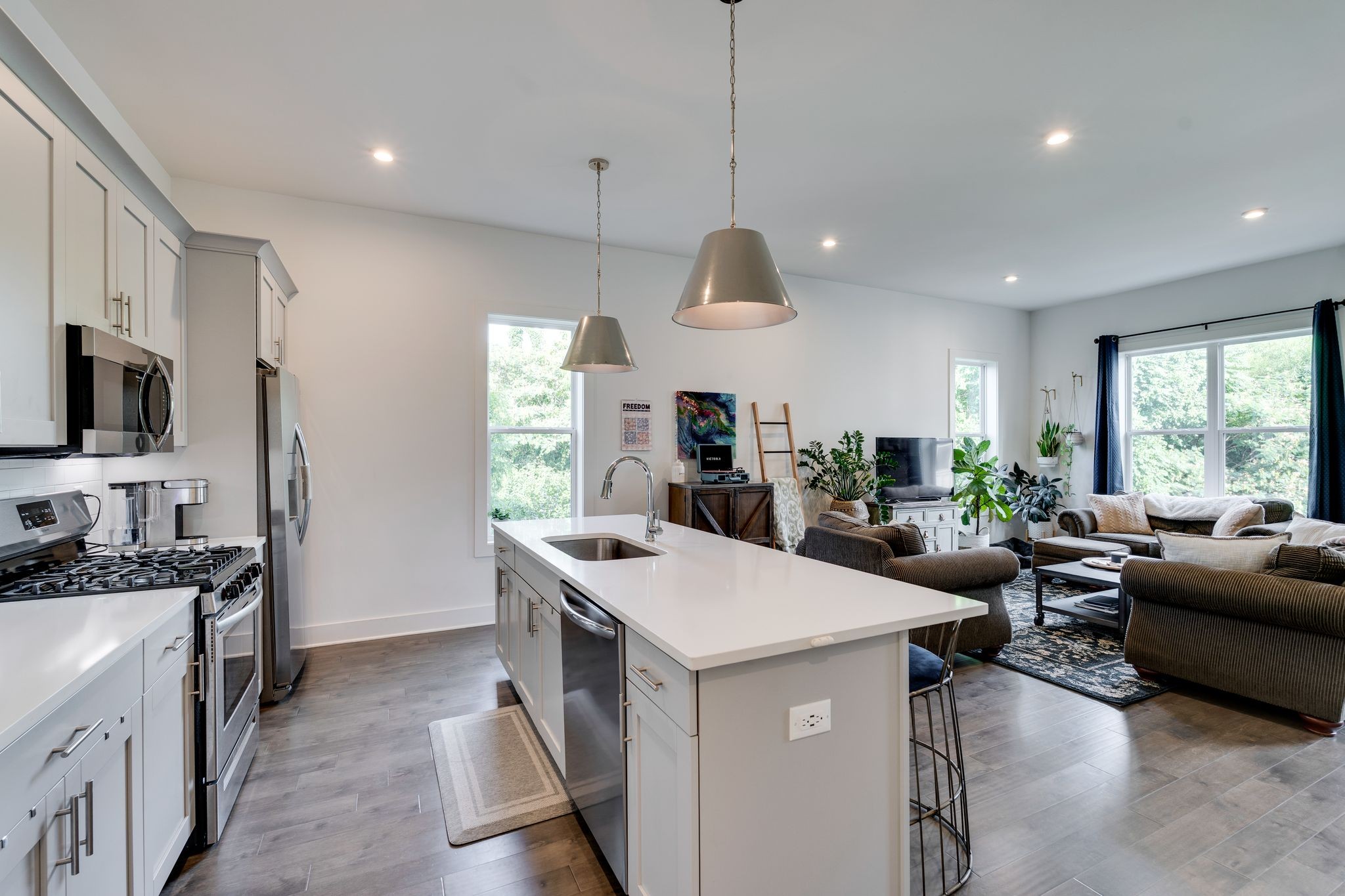 700 James Ave Unit: 17