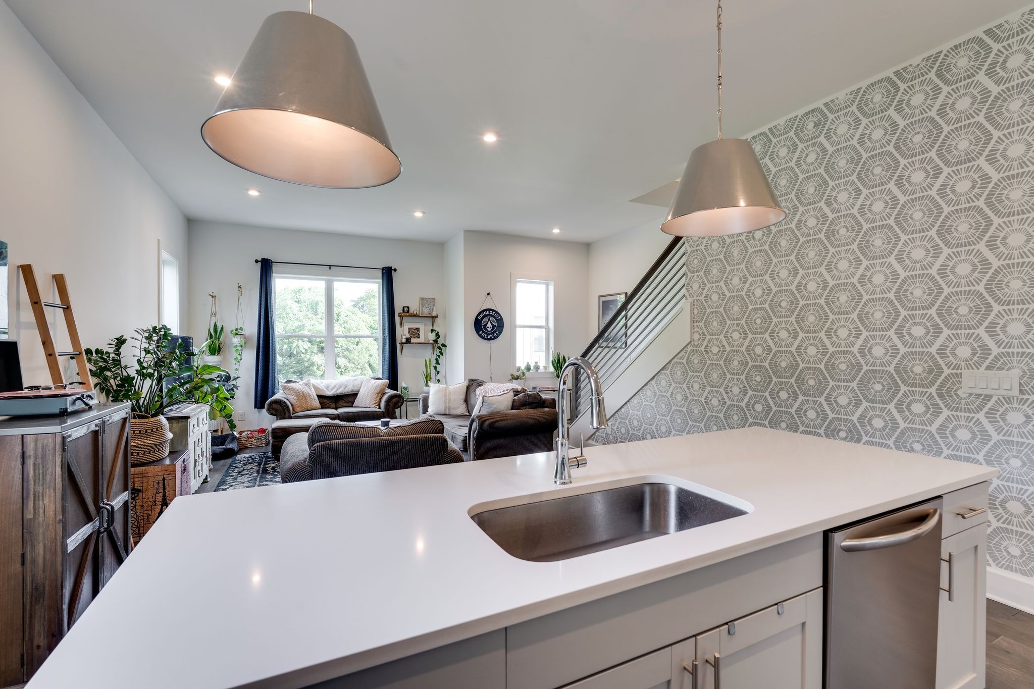 700 James Ave Unit: 17