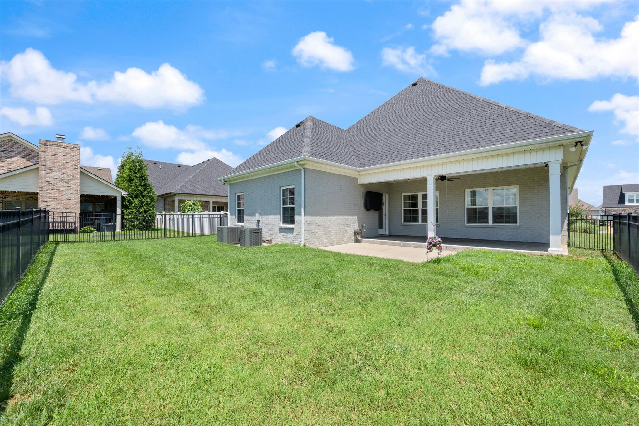 318 Edna May Dr
