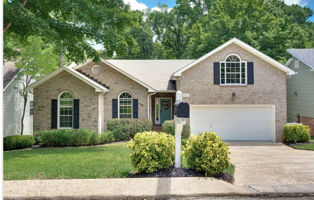 629 Magnolia Ln