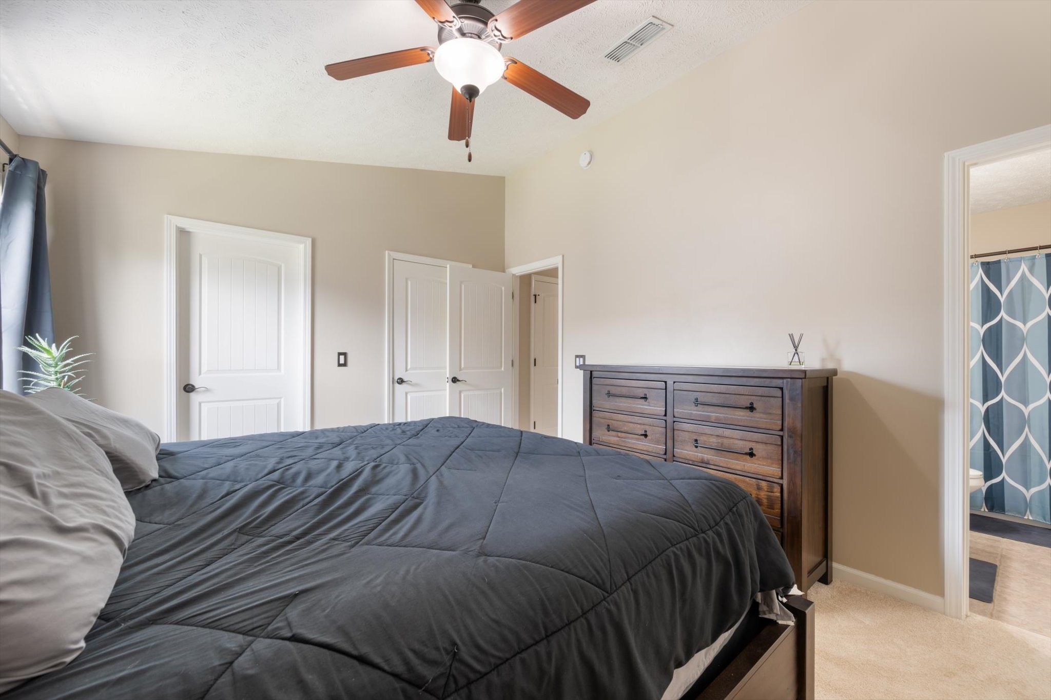 4115 War Emblem Ln