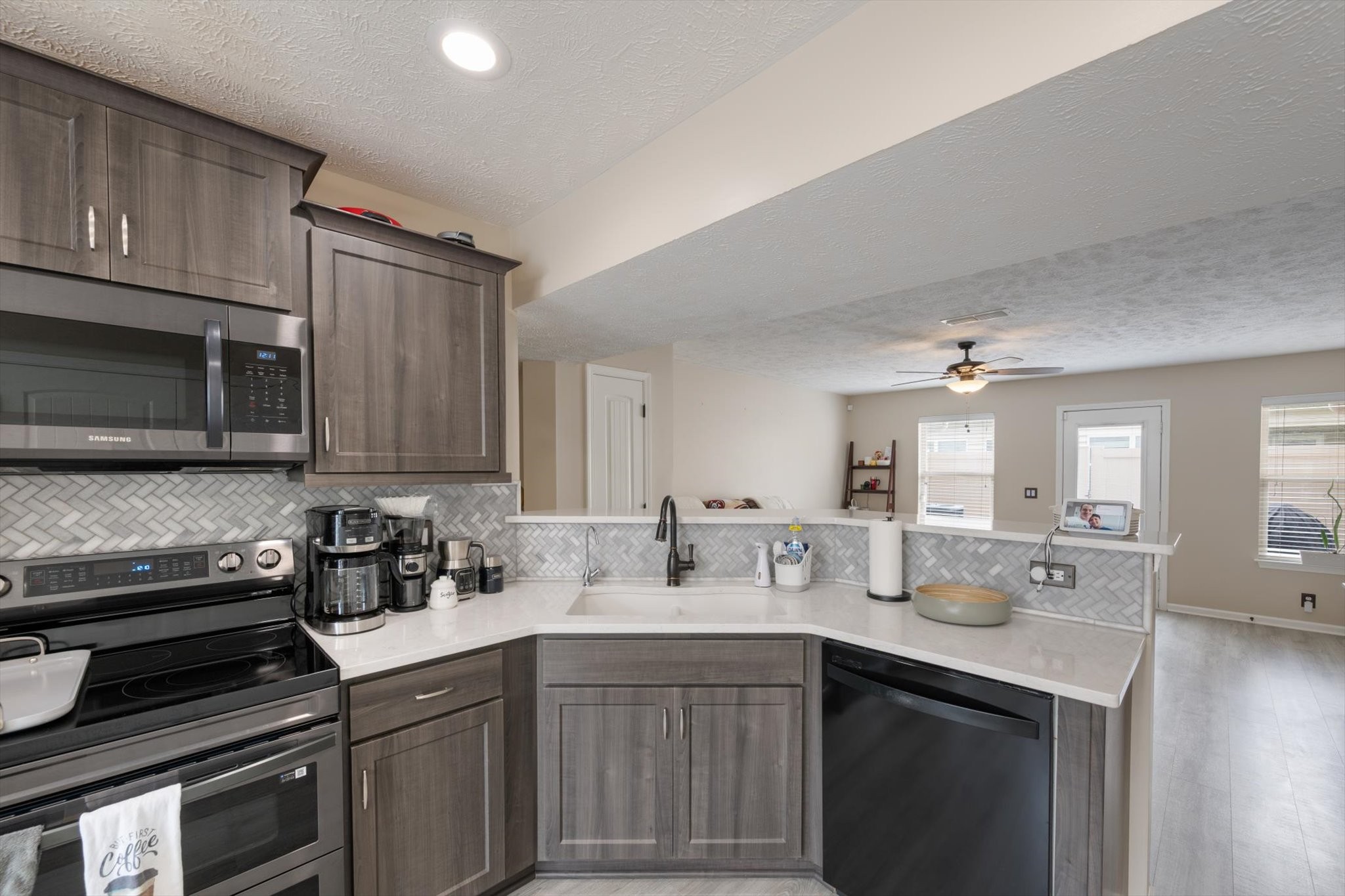 4115 War Emblem Ln