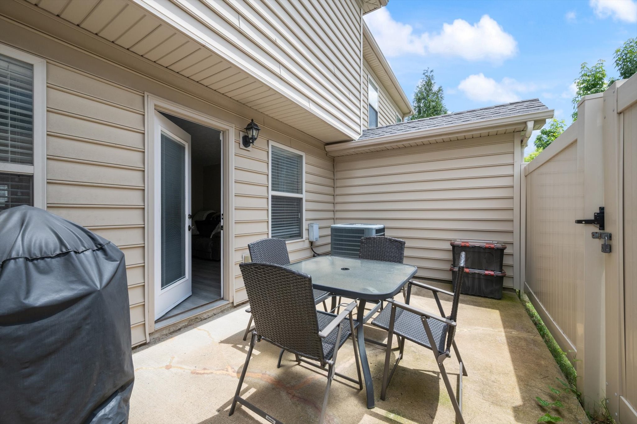 4115 War Emblem Ln